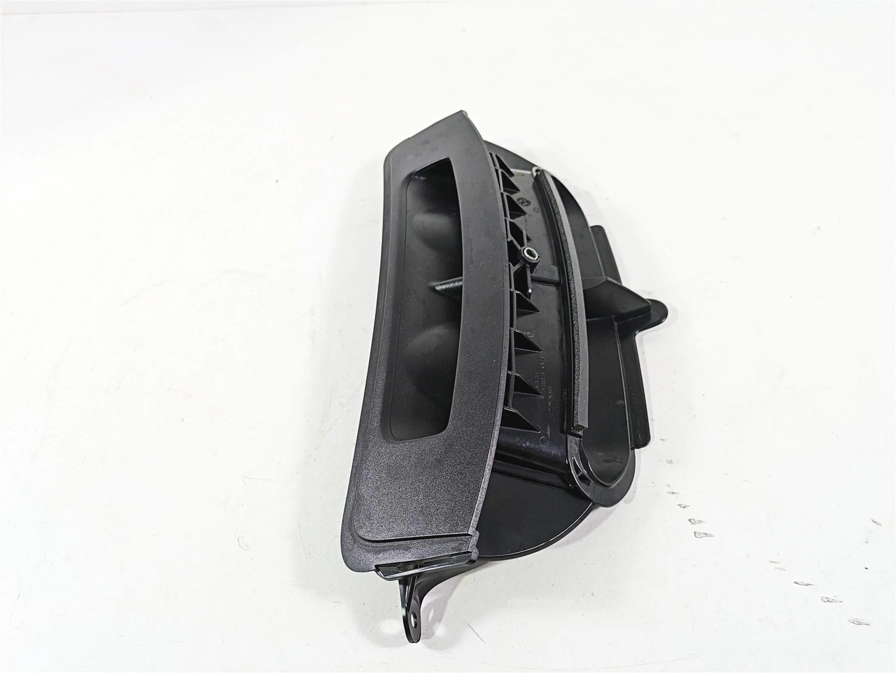 2020 Harley Touring FLHT Electra Glide Front Fairing Air Inlet Vent 29200088A - Image 2