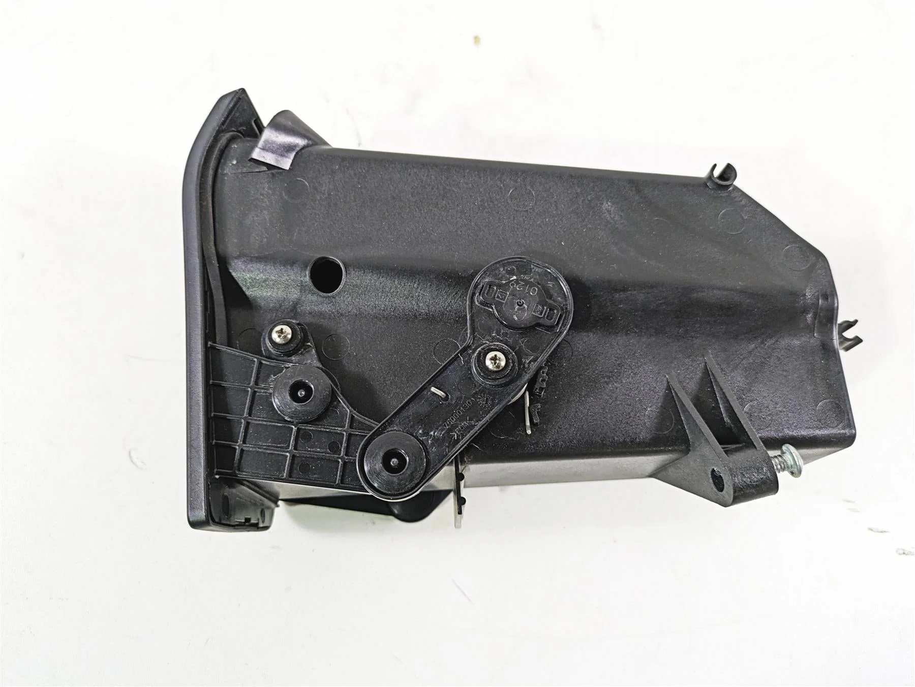 2020 Harley Touring FLHT Electra Glide Front Fairing Media Compartment 76000944 - Image 7