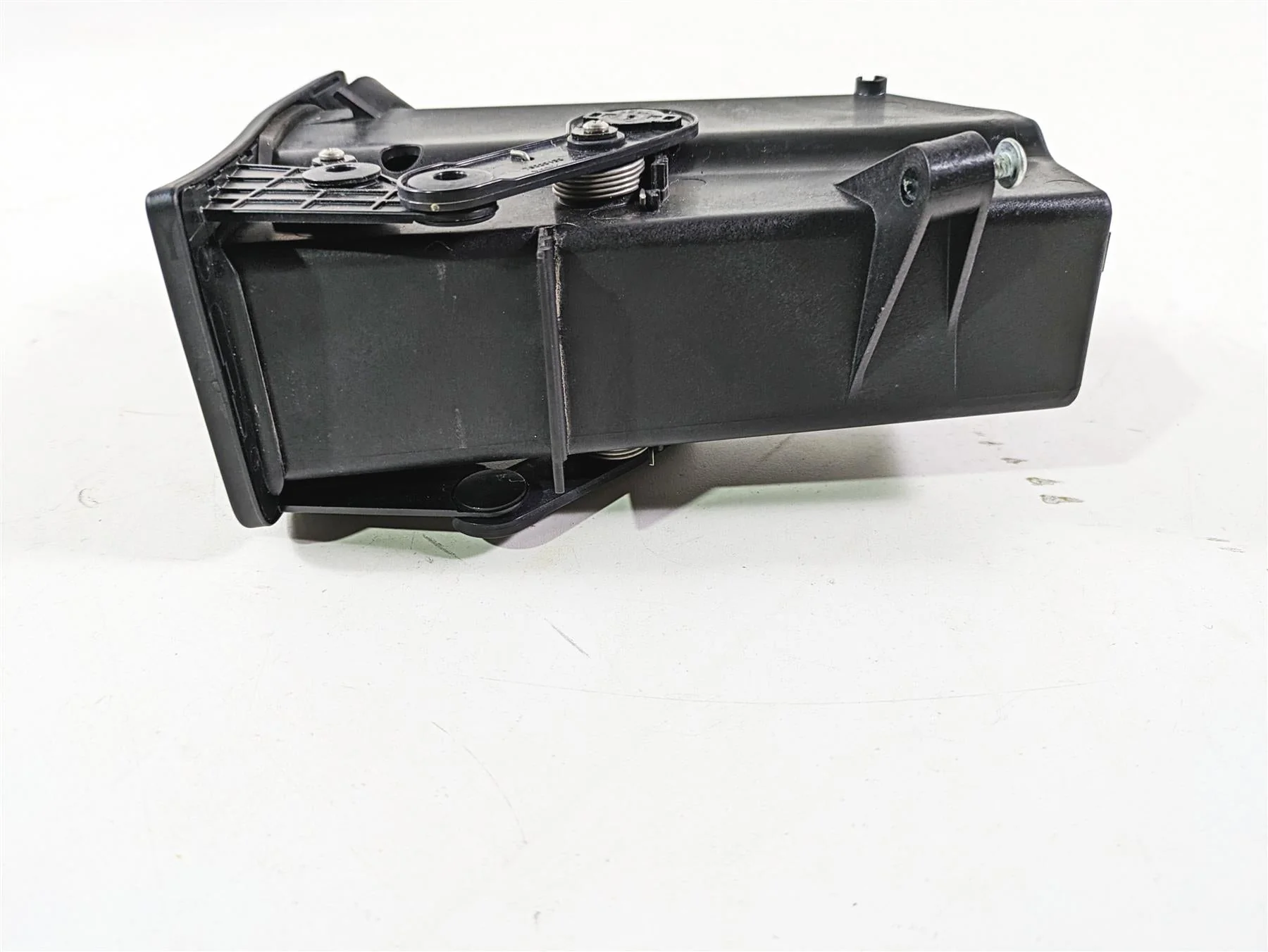 2020 Harley Touring FLHT Electra Glide Front Fairing Media Compartment 76000944 - Image 8