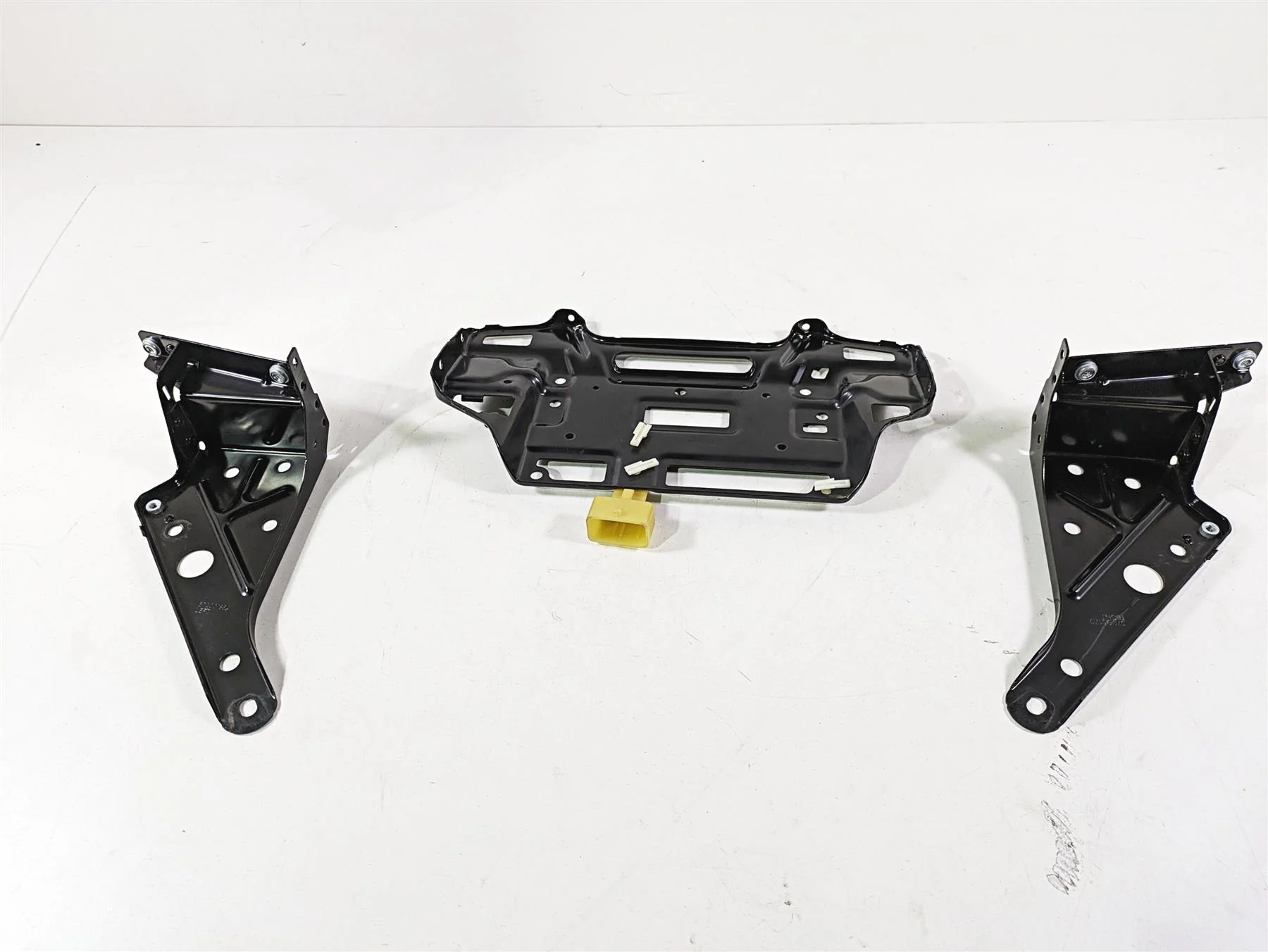 2020 Harley Touring FLHT Electra Glide Front Fairing Mounting Hardware 57000169A