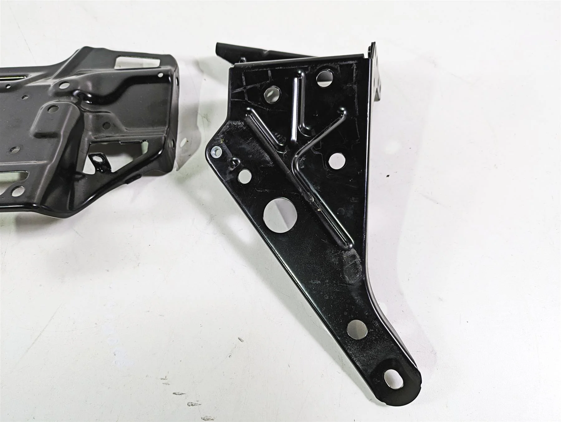 2020 Harley Touring FLHT Electra Glide Front Fairing Mounting Hardware 57000169A - Image 3
