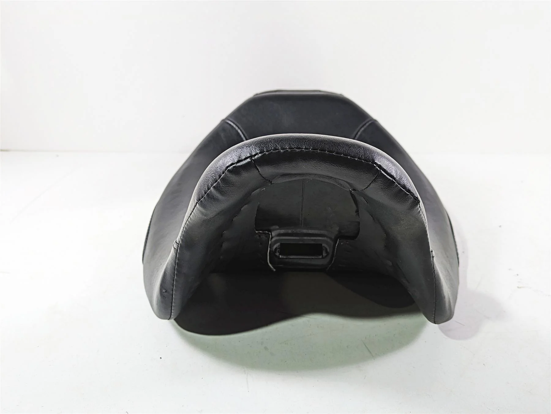 2020 Harley Touring FLHT Electra Glide Front Rider Low Seat Saddle 52000060 - Image 2