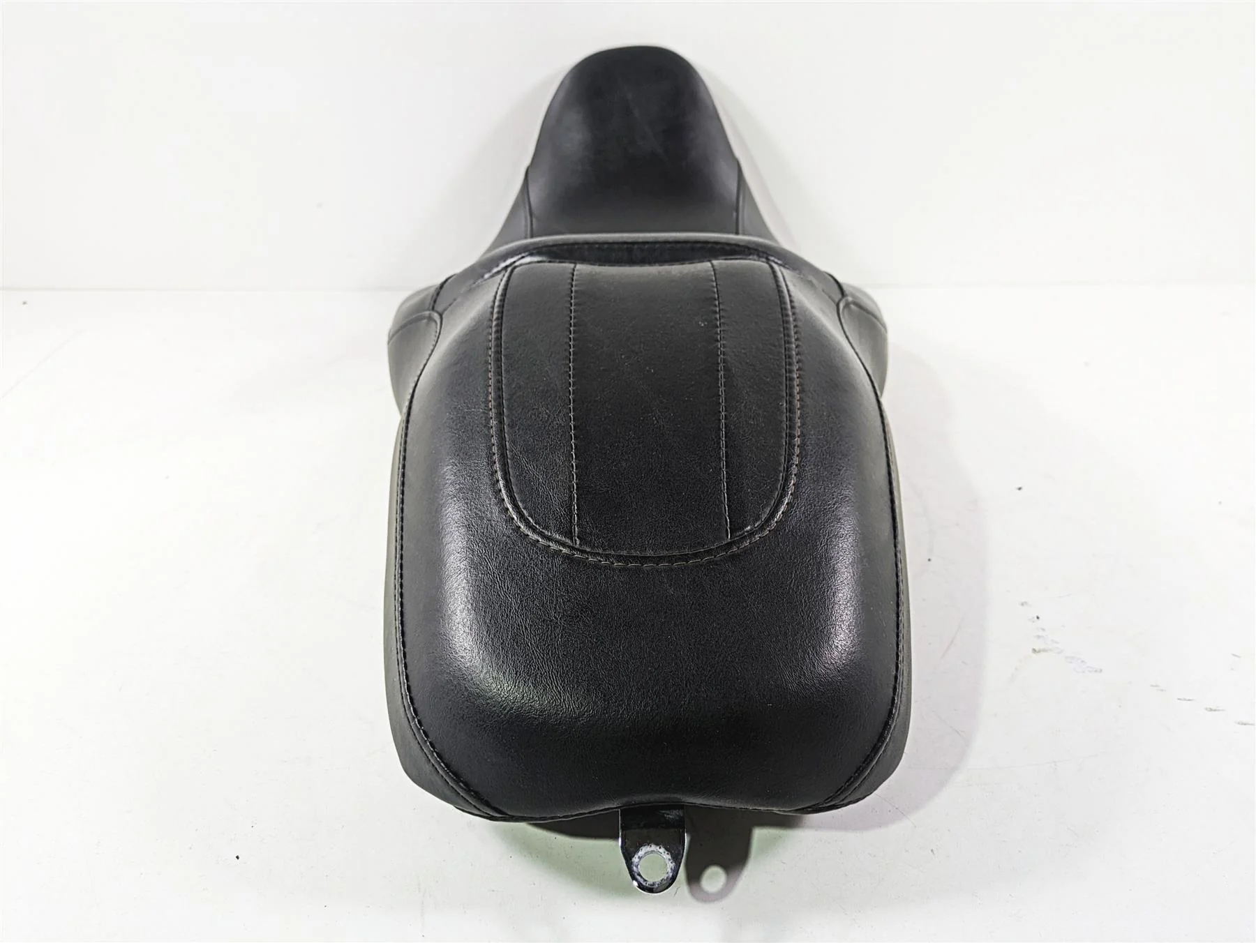 2020 Harley Touring FLHT Electra Glide Front Rider Low Seat Saddle 52000060 - Image 4