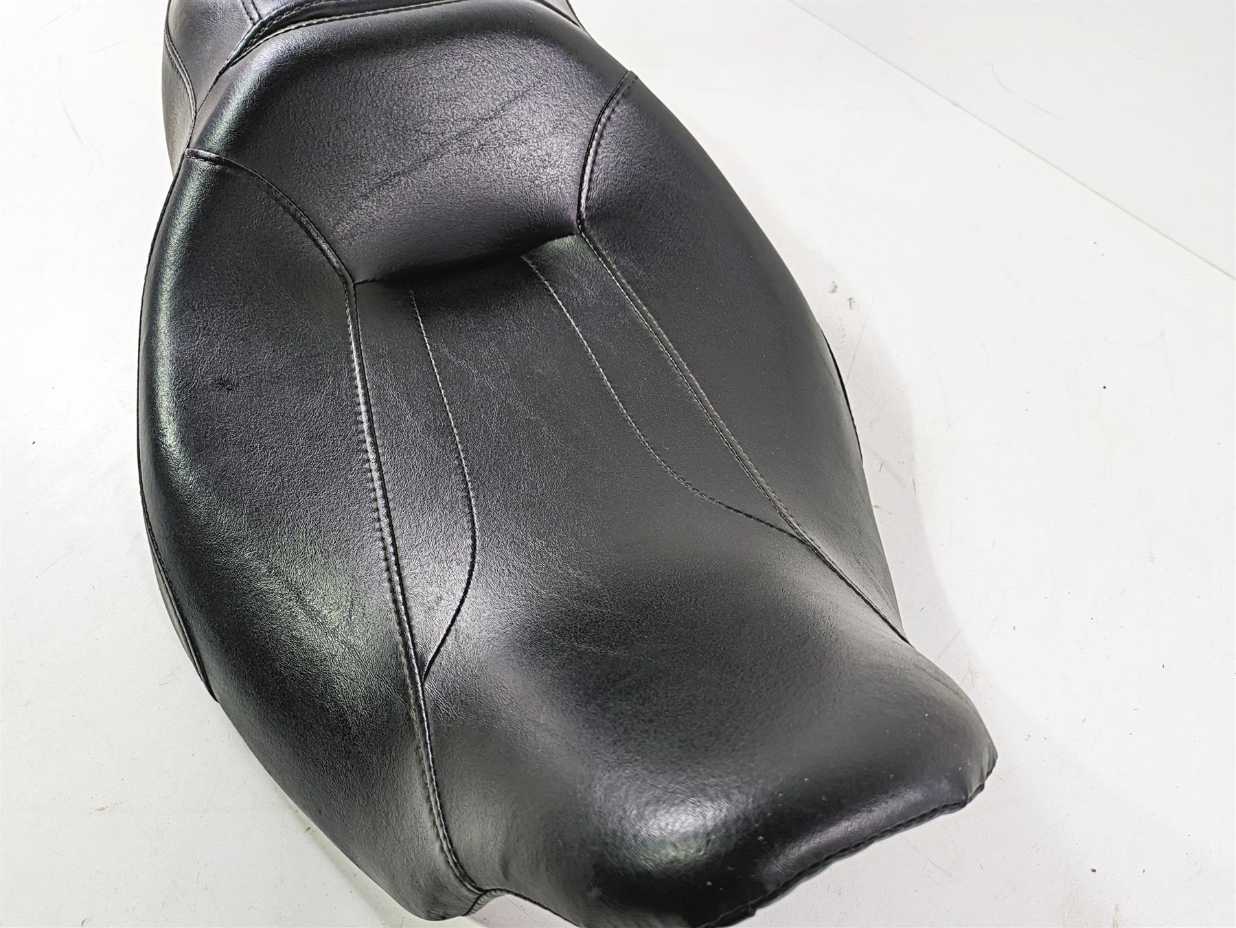 2020 Harley Touring FLHT Electra Glide Front Rider Low Seat Saddle 52000060 - Image 7