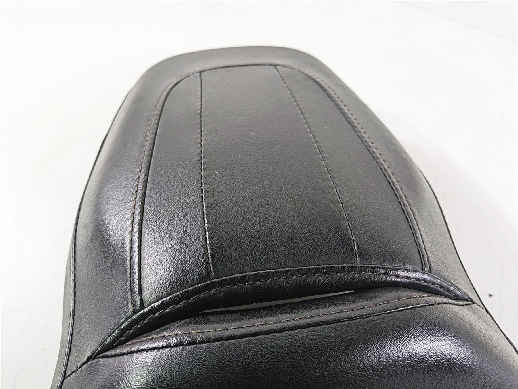 2020 Harley Touring FLHT Electra Glide Front Rider Low Seat Saddle 52000060 - Image 8