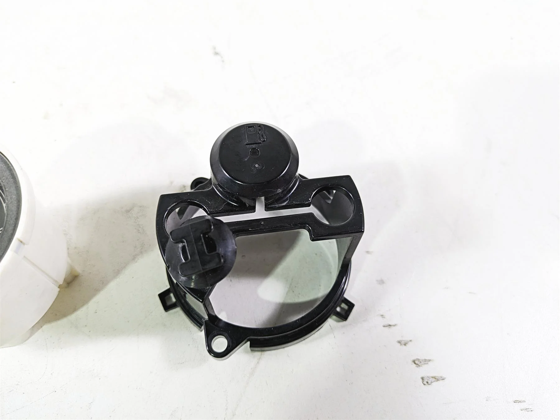 2020 Harley Touring FLHT Electra Glide Fuel Gas Petrol Level Gauge 70900162 - Image 4