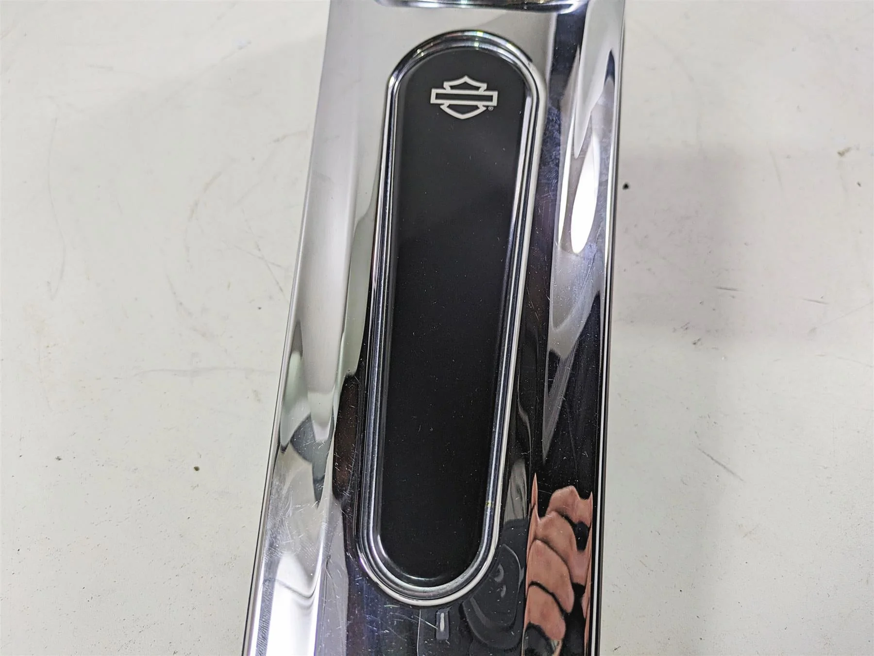 2020 Harley Touring FLHT Electra Glide Fuel Gas Tank Cover Dash 69214-08 - Image 10