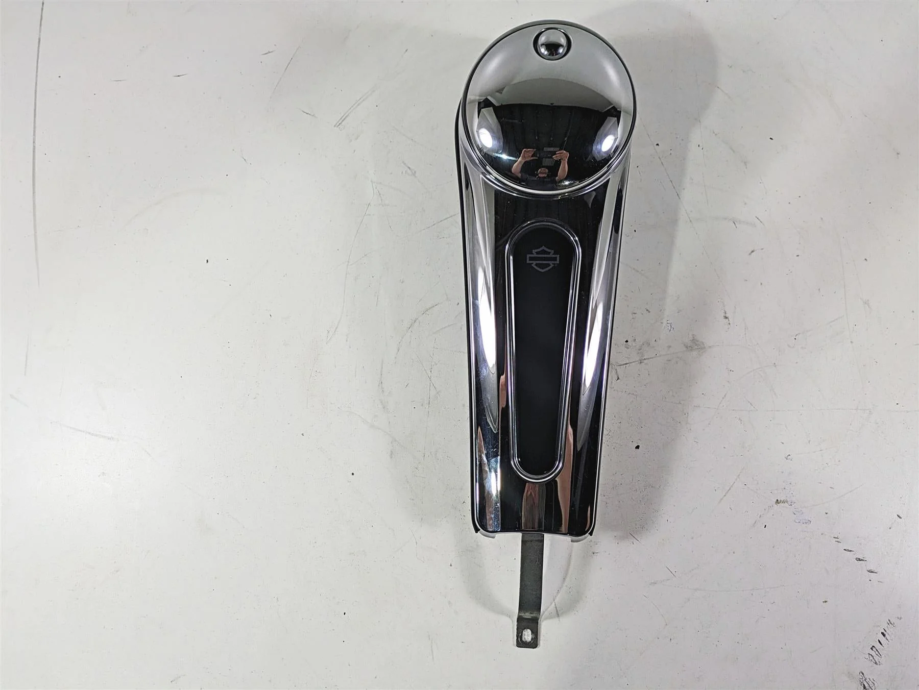 2020 Harley Touring FLHT Electra Glide Fuel Gas Tank Cover Dash 69214-08 - Image 2