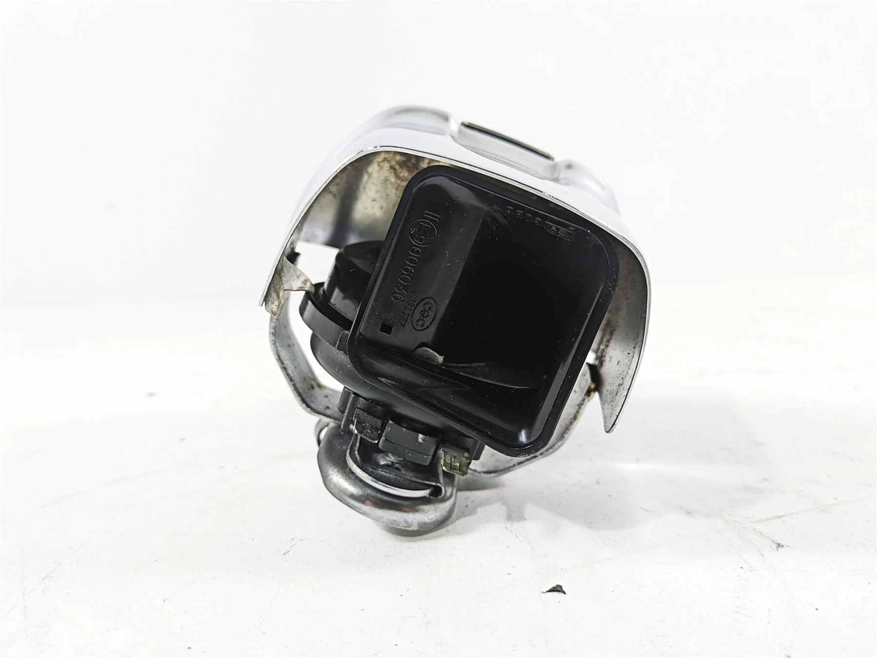 2020 Harley Touring FLHT Electra Glide Horn & Chrome Cover 61300523A - Image 7