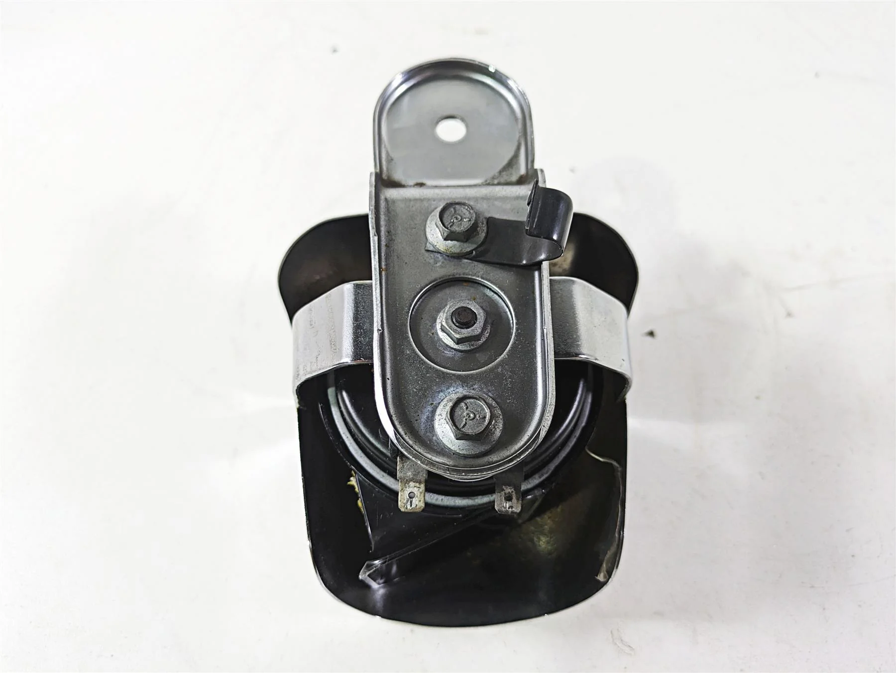 2020 Harley Touring FLHT Electra Glide Horn & Chrome Cover 61300523A - Image 8