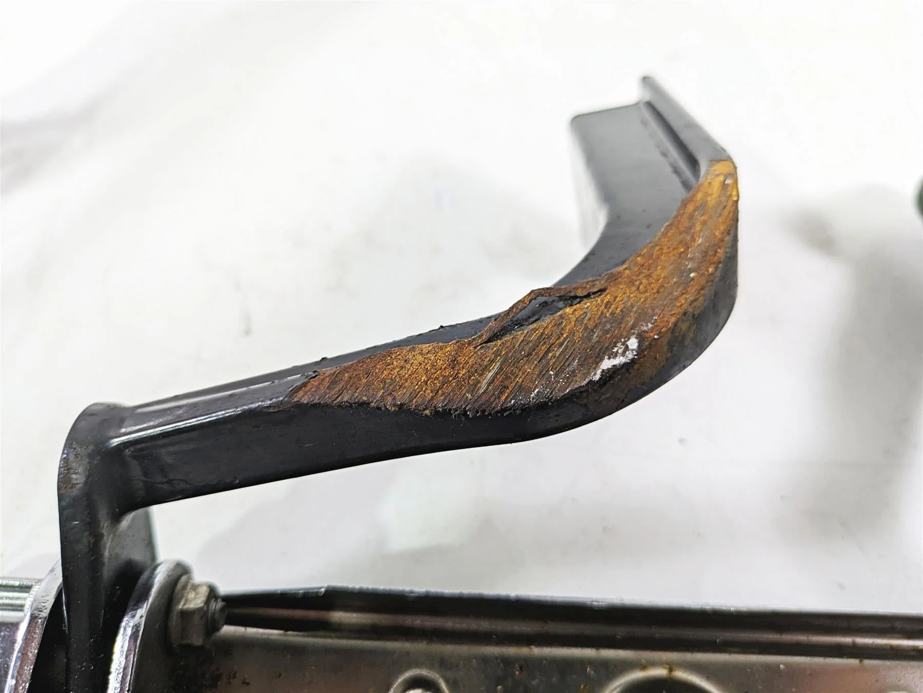 2020 Harley Touring FLHT Electra Glide Left Rider Floor Board & Shifter 50621-06 - Image 10