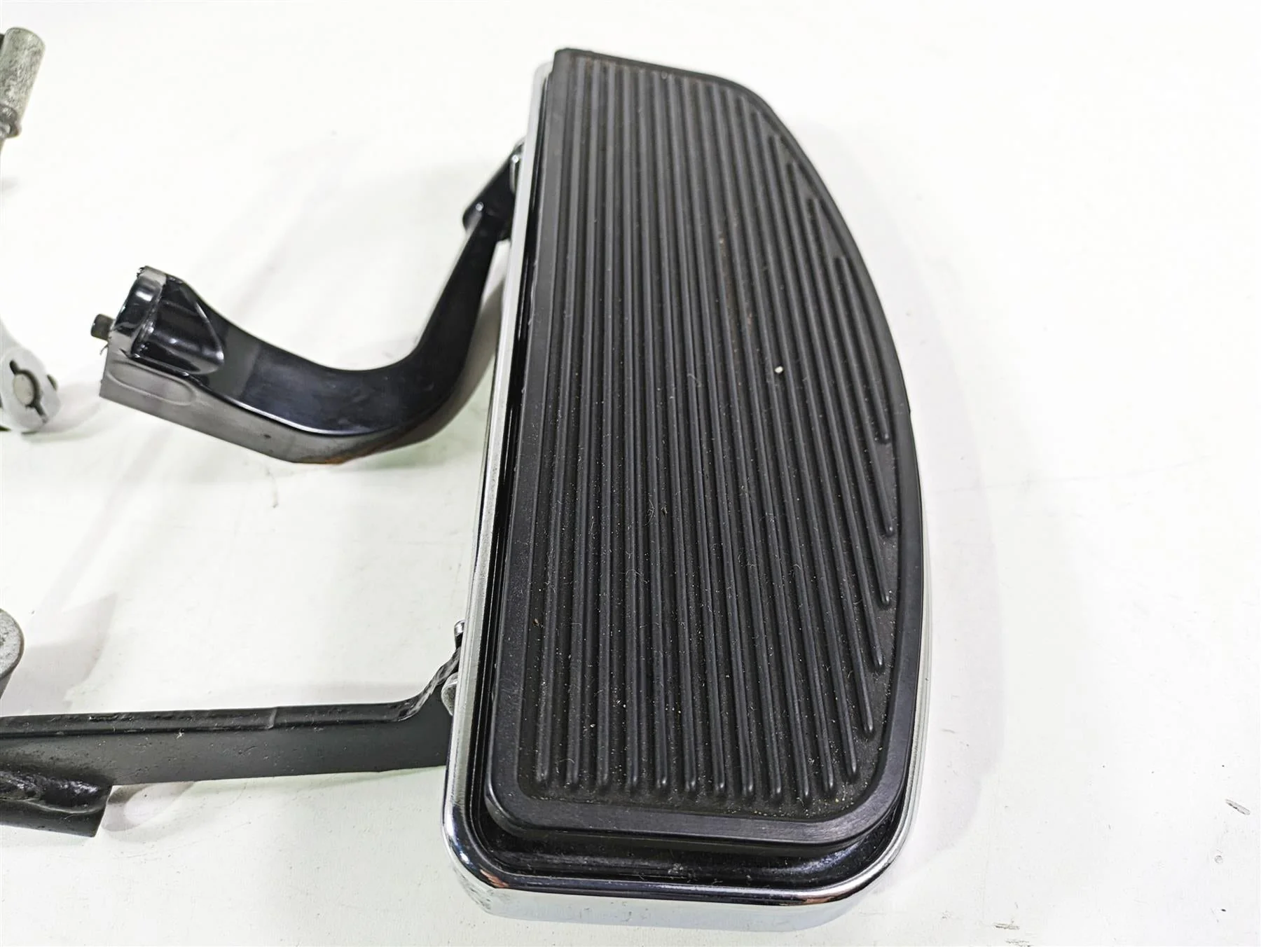 2020 Harley Touring FLHT Electra Glide Left Rider Floor Board & Shifter 50621-06 - Image 4