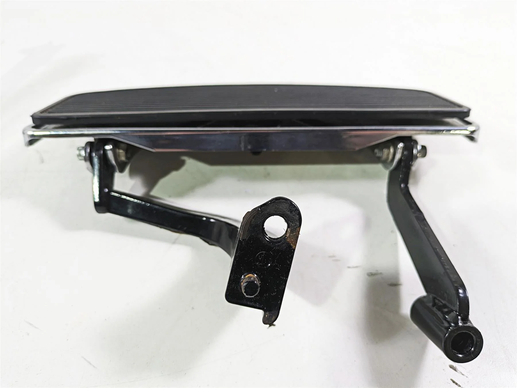 2020 Harley Touring FLHT Electra Glide Left Rider Floor Board & Shifter 50621-06 - Image 5
