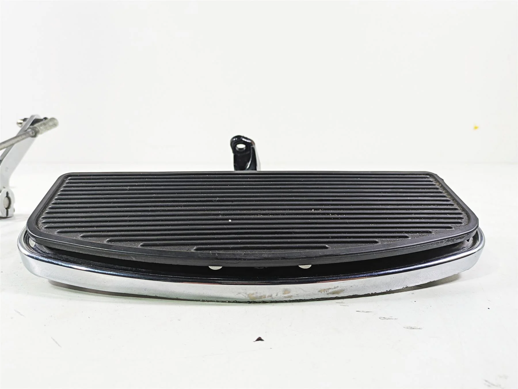 2020 Harley Touring FLHT Electra Glide Left Rider Floor Board & Shifter 50621-06 - Image 7