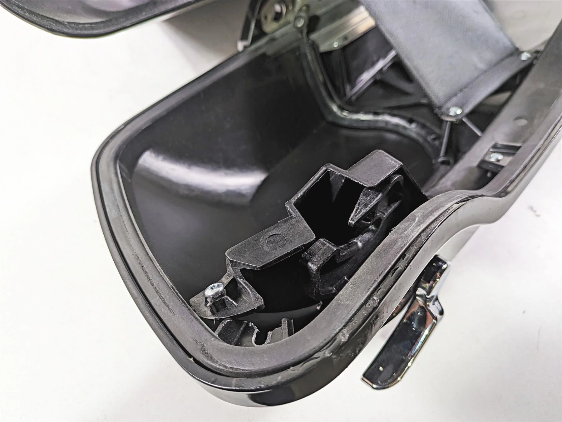 2020 Harley Touring FLHT Electra Glide Left Saddlebag Saddle Bag - Read 90200414 - Image 6