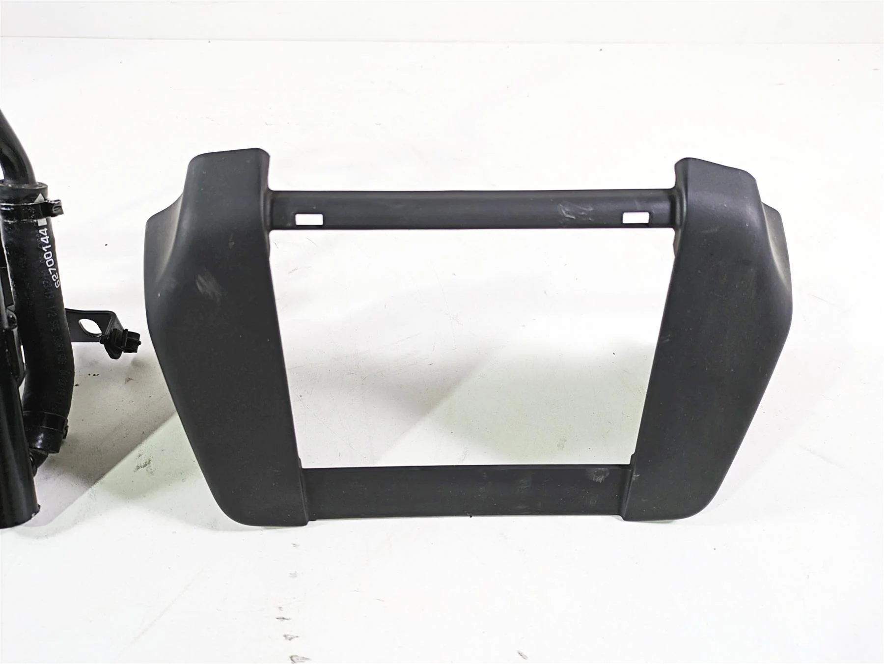2020 Harley Touring FLHT Electra Glide Oil Cooler & Cover 62700227 26800092 - Image 2