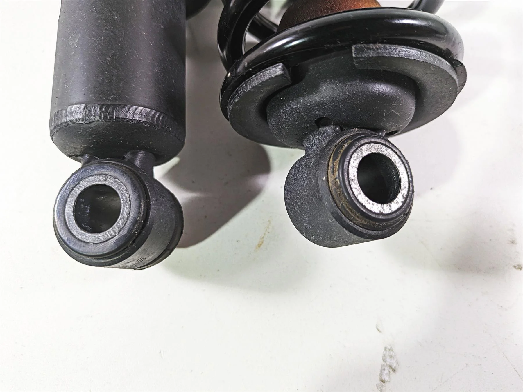 2020 Harley Touring FLHT Electra Glide Rear Suspension Shock Damper LOW 54000114 - Image 8