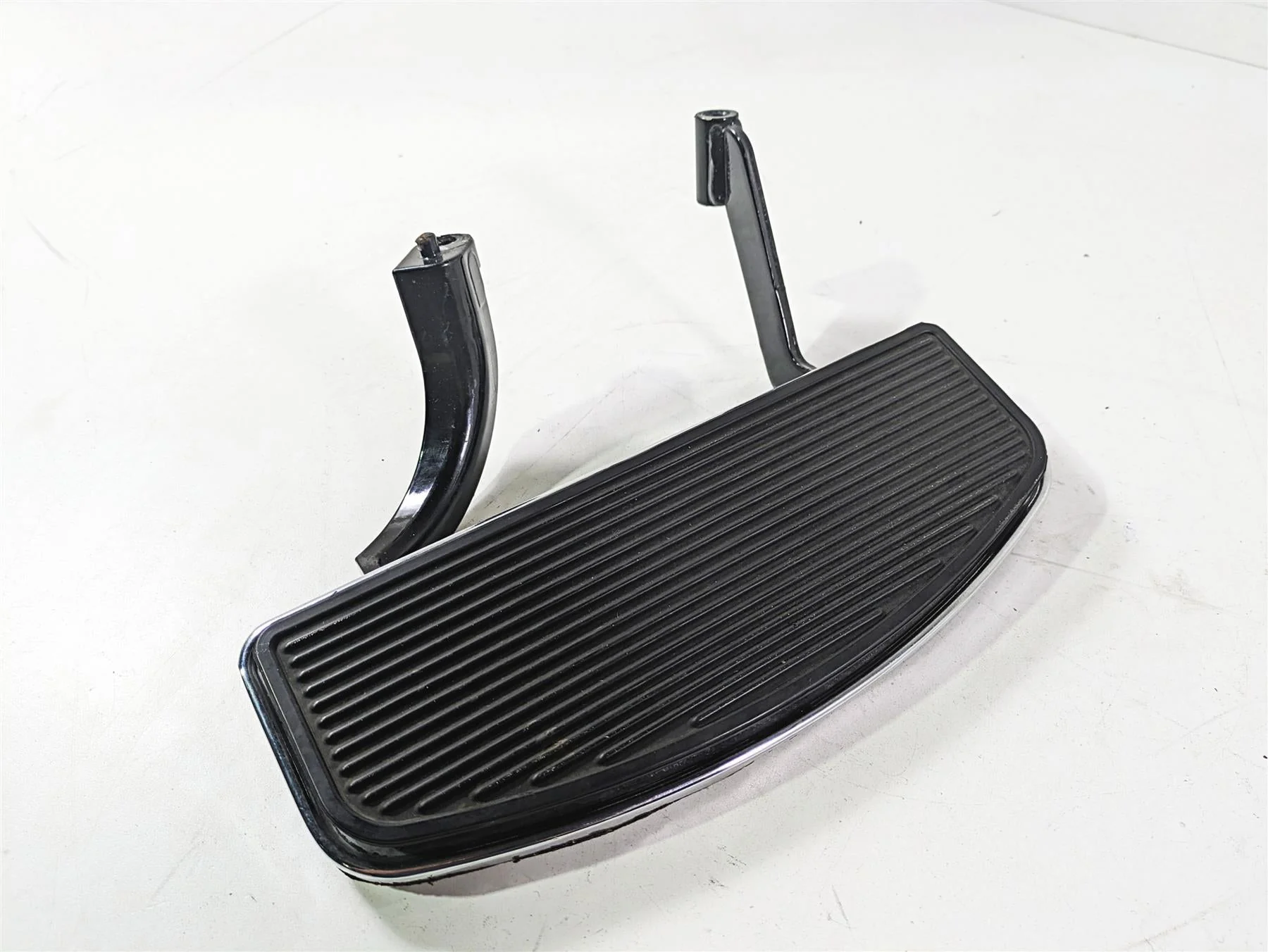 2020 Harley Touring FLHT Electra Glide Right Front Rider Floor Board 50621-06A - Image 10