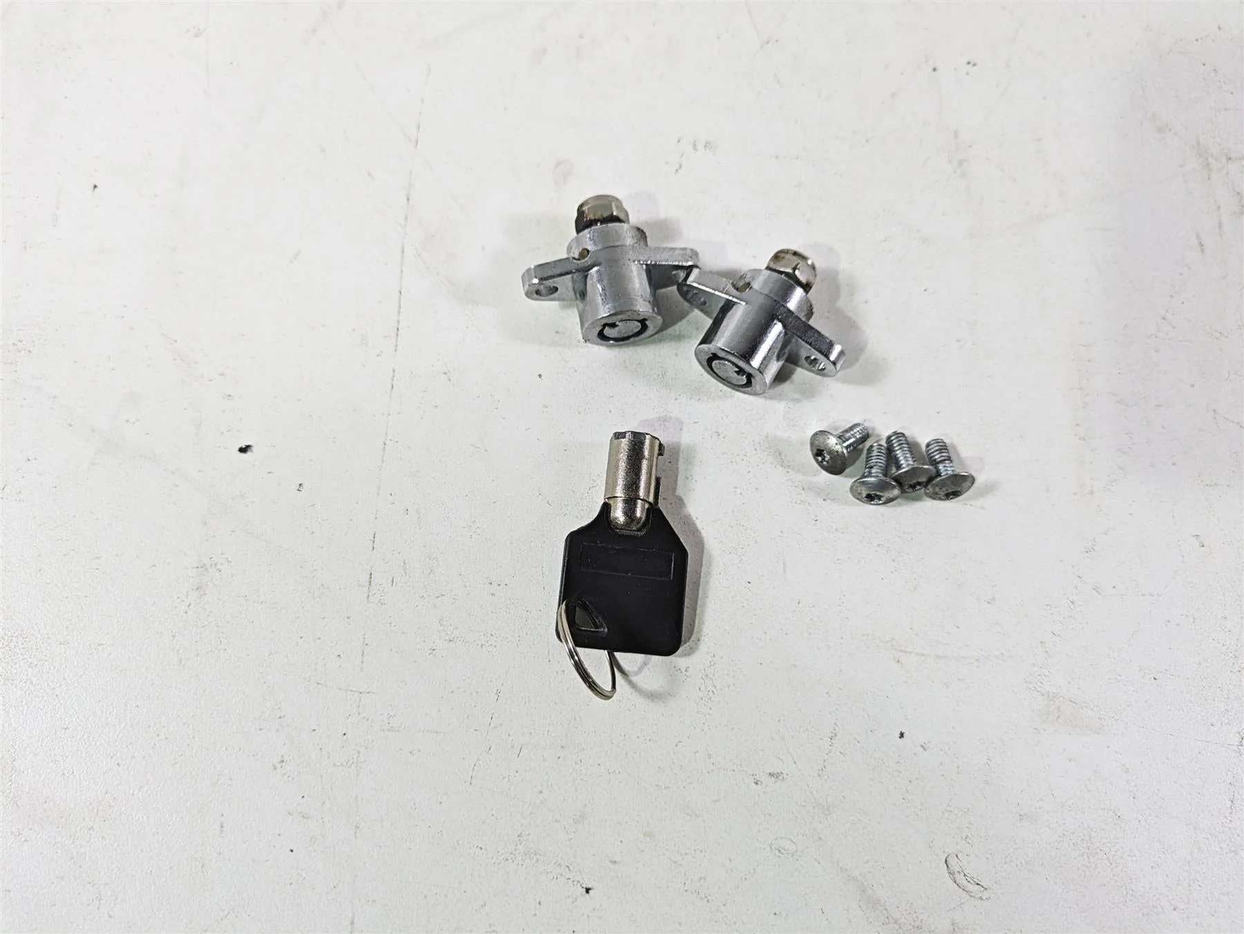 2020 Harley Touring FLHT Electra Glide Saddlebag Lock Key Set 90300024