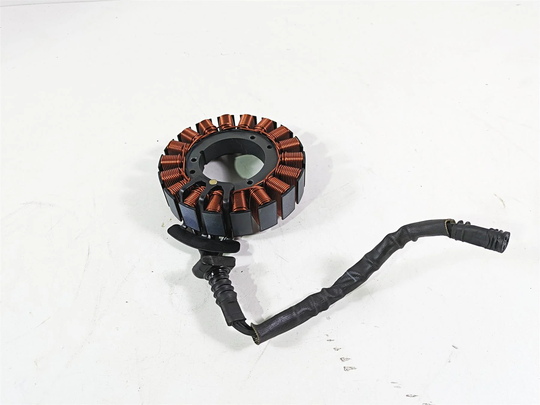 2020 Harley Touring FLHT Electra Glide Stator Alternator Generator 29900042A - Image 3