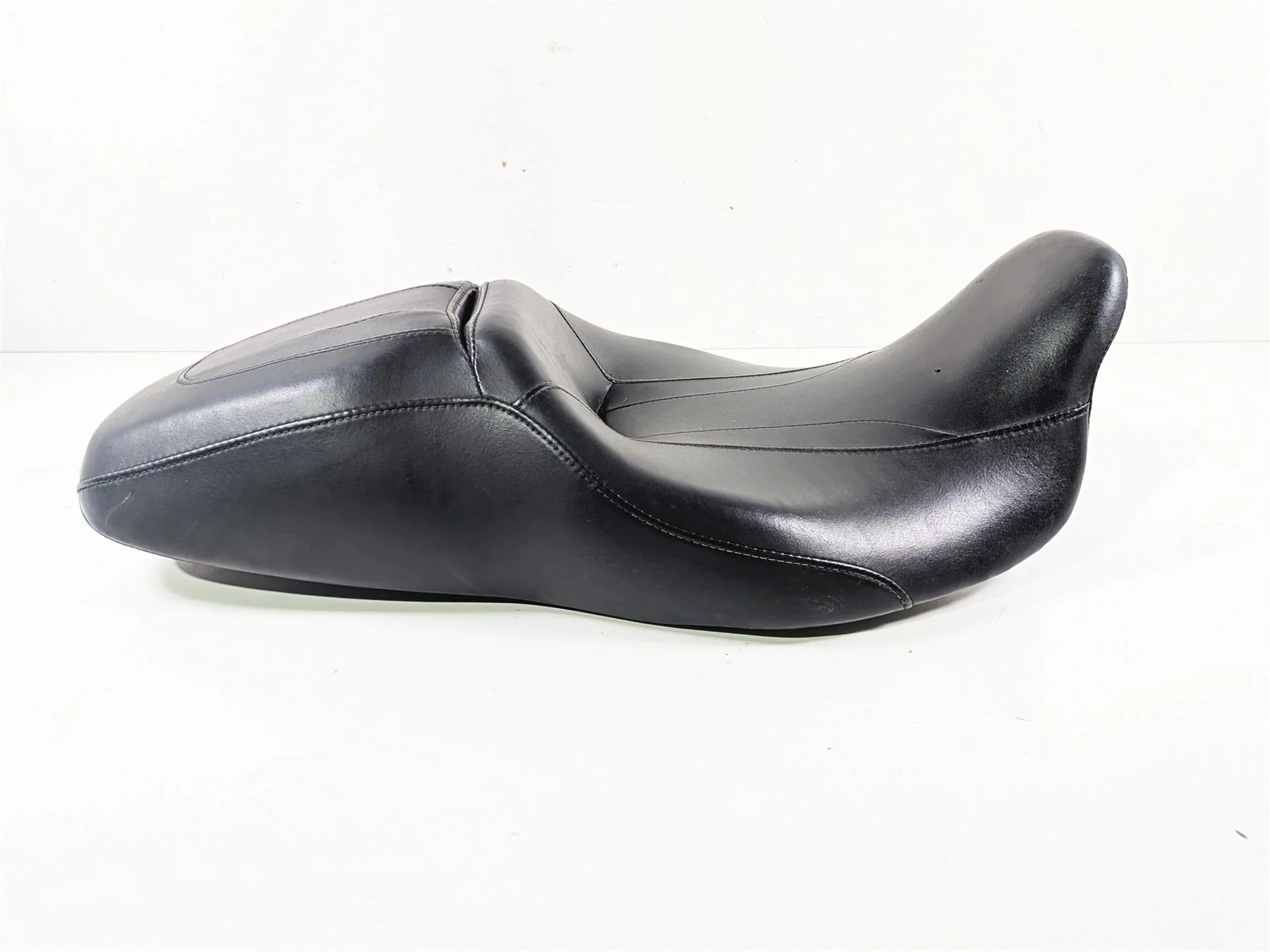 2020 Harley Touring FLTRK Road Glide Duo Rider Seat Saddle Low - Read 52000033 - Image 3
