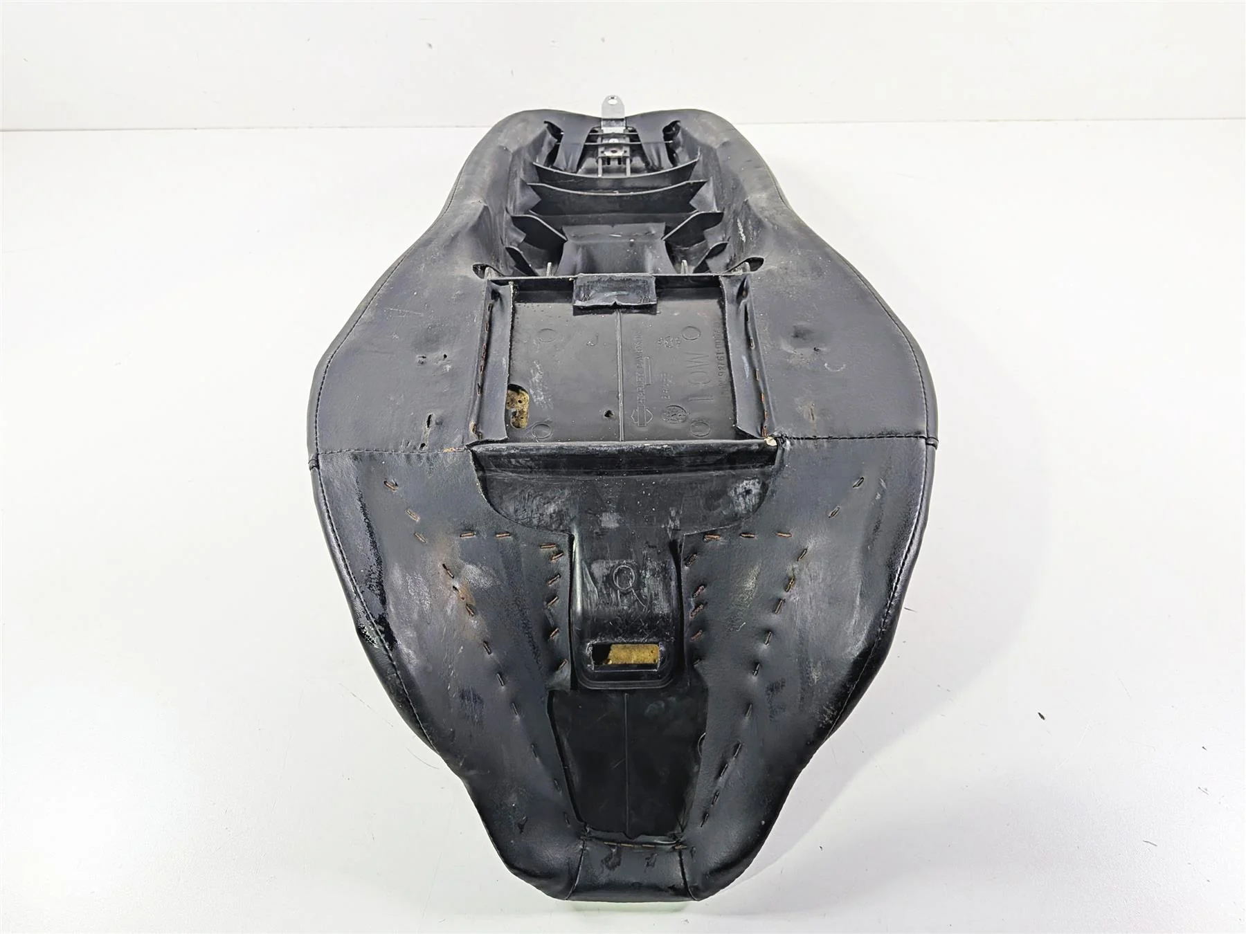 2020 Harley Touring FLTRK Road Glide Duo Rider Seat Saddle Low - Read 52000033 - Image 8