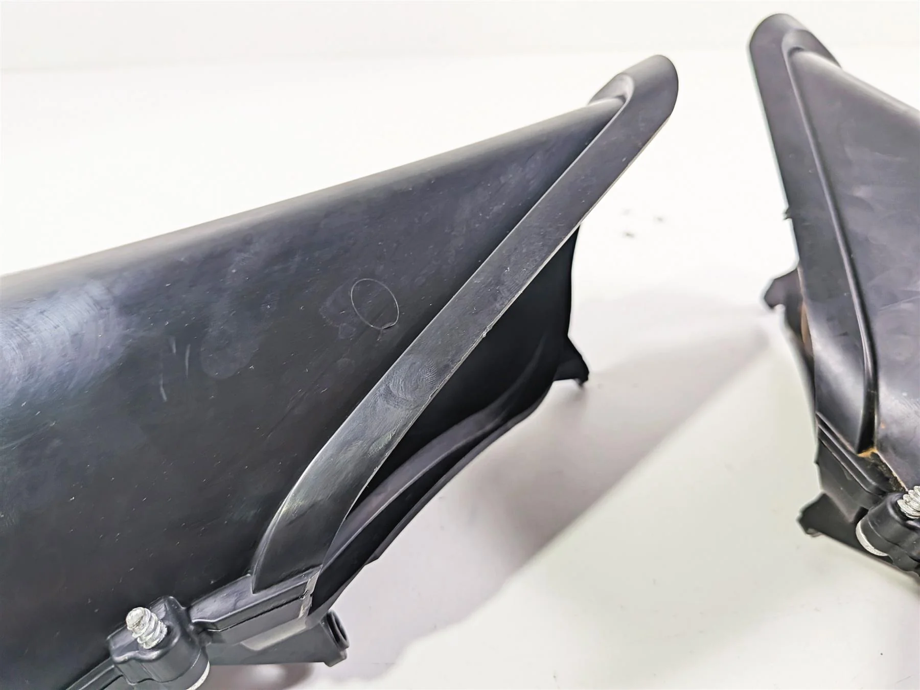 2020 Harley Touring FLTRK Road Glide Front Air Inlet Duct Set 29200136 292001393 - Image 10