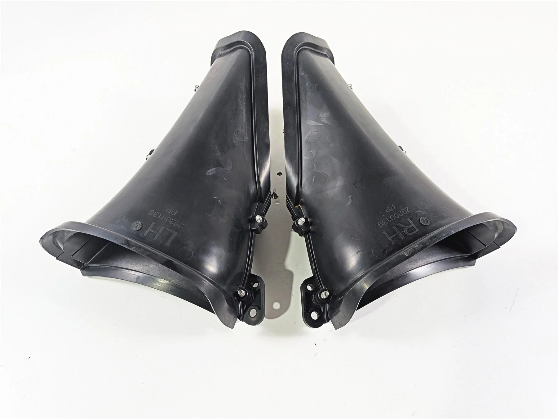 2020 Harley Touring FLTRK Road Glide Front Air Inlet Duct Set 29200136 292001393 - Image 12