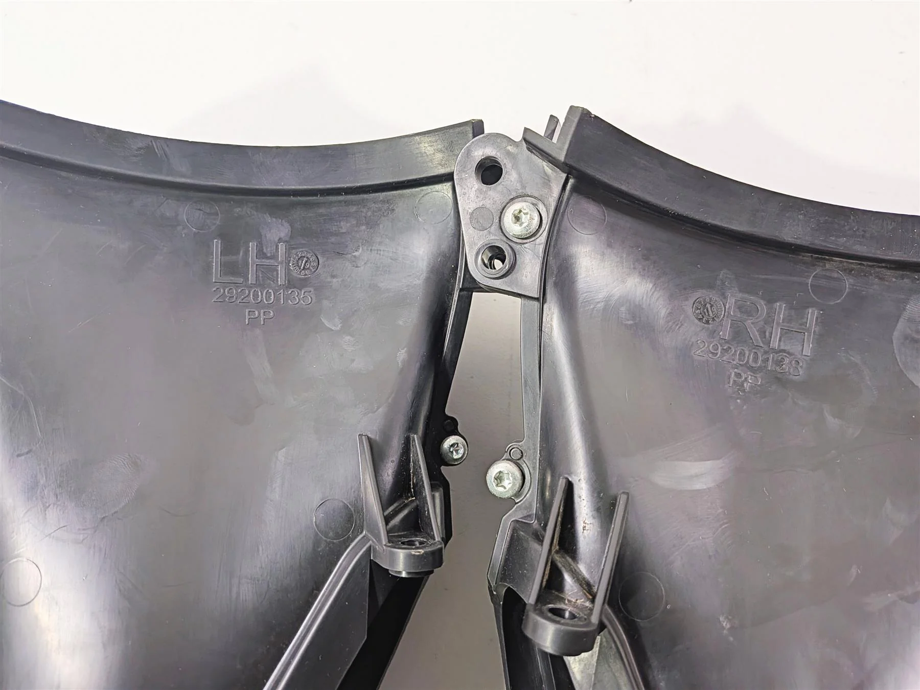 2020 Harley Touring FLTRK Road Glide Front Air Inlet Duct Set 29200136 292001393 - Image 8