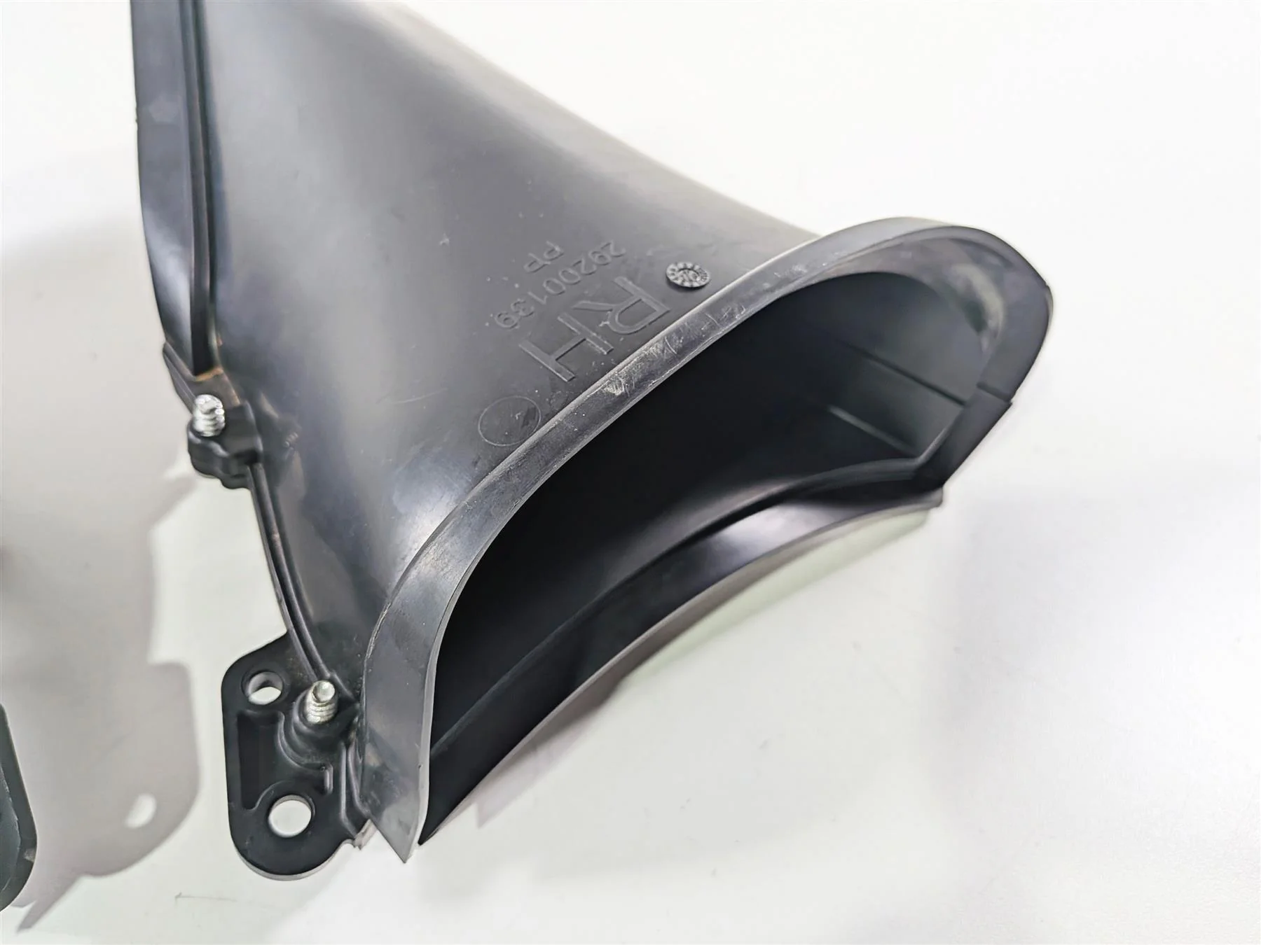 2020 Harley Touring FLTRK Road Glide Front Air Inlet Duct Set 29200136 292001393 - Image 9