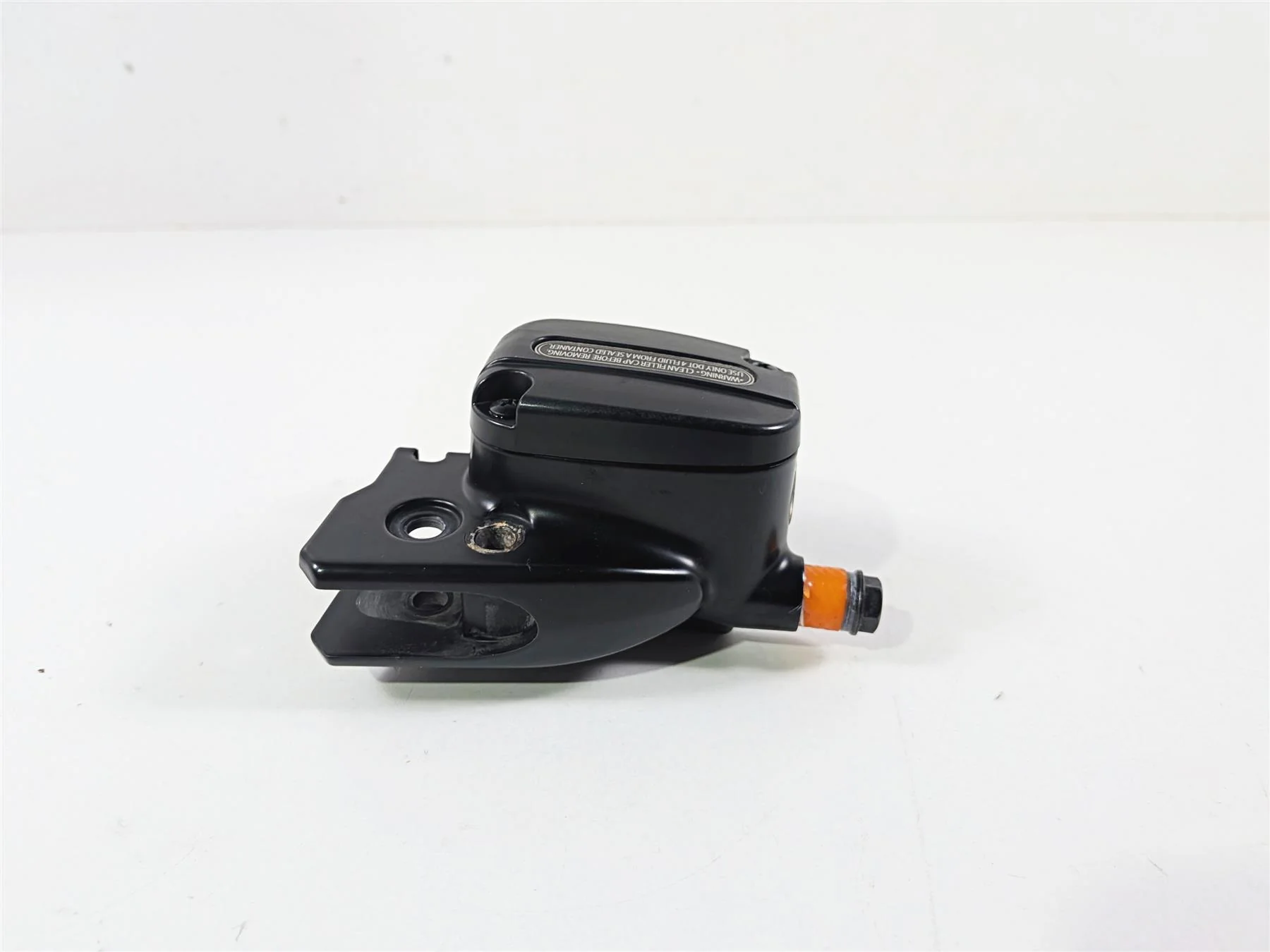 2020 Harley Touring FLTRK Road Glide Front Brake Master Cylinder 44551-08F - Image 3