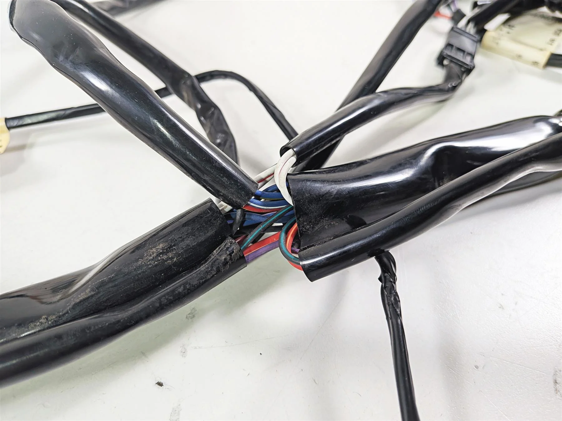 2020 Harley Touring FLTRK Road Glide Front Fairing Wiring Harness 69200122A - Image 6