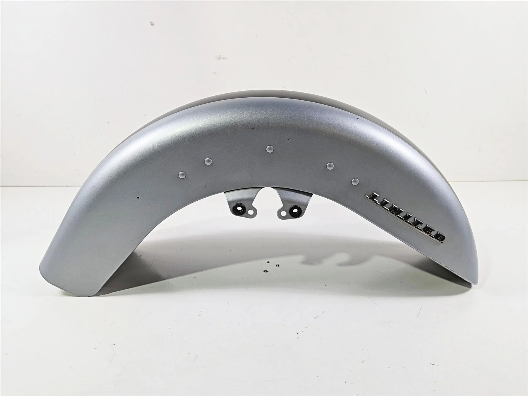 2020 Harley Touring FLTRK Road Glide Front Fender Dent - Read 58900009 - Image 3