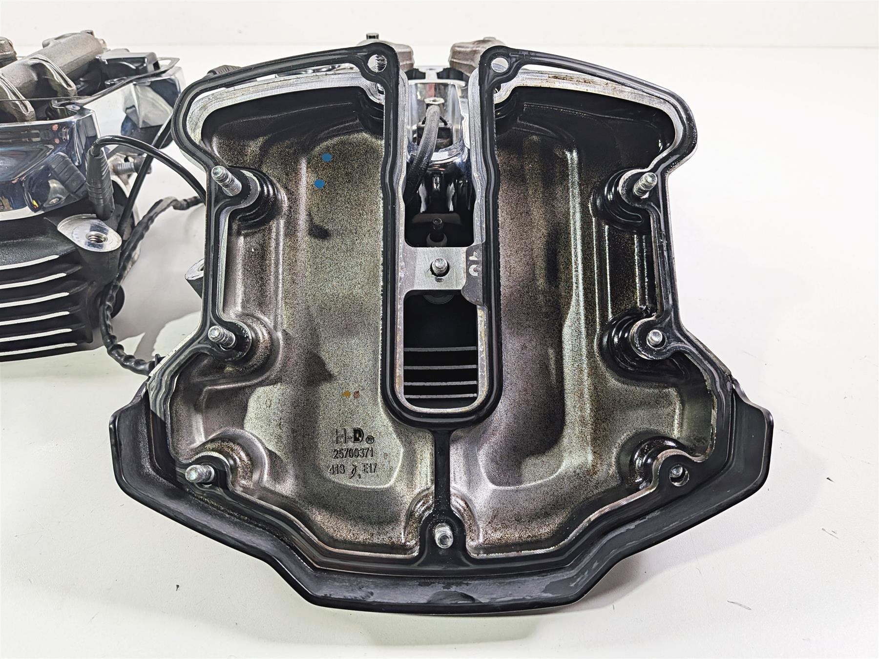 2020 Harley Touring FLTRK Road Glide Front Rear M8 Cylinder Head Set 16500508 - Image 11