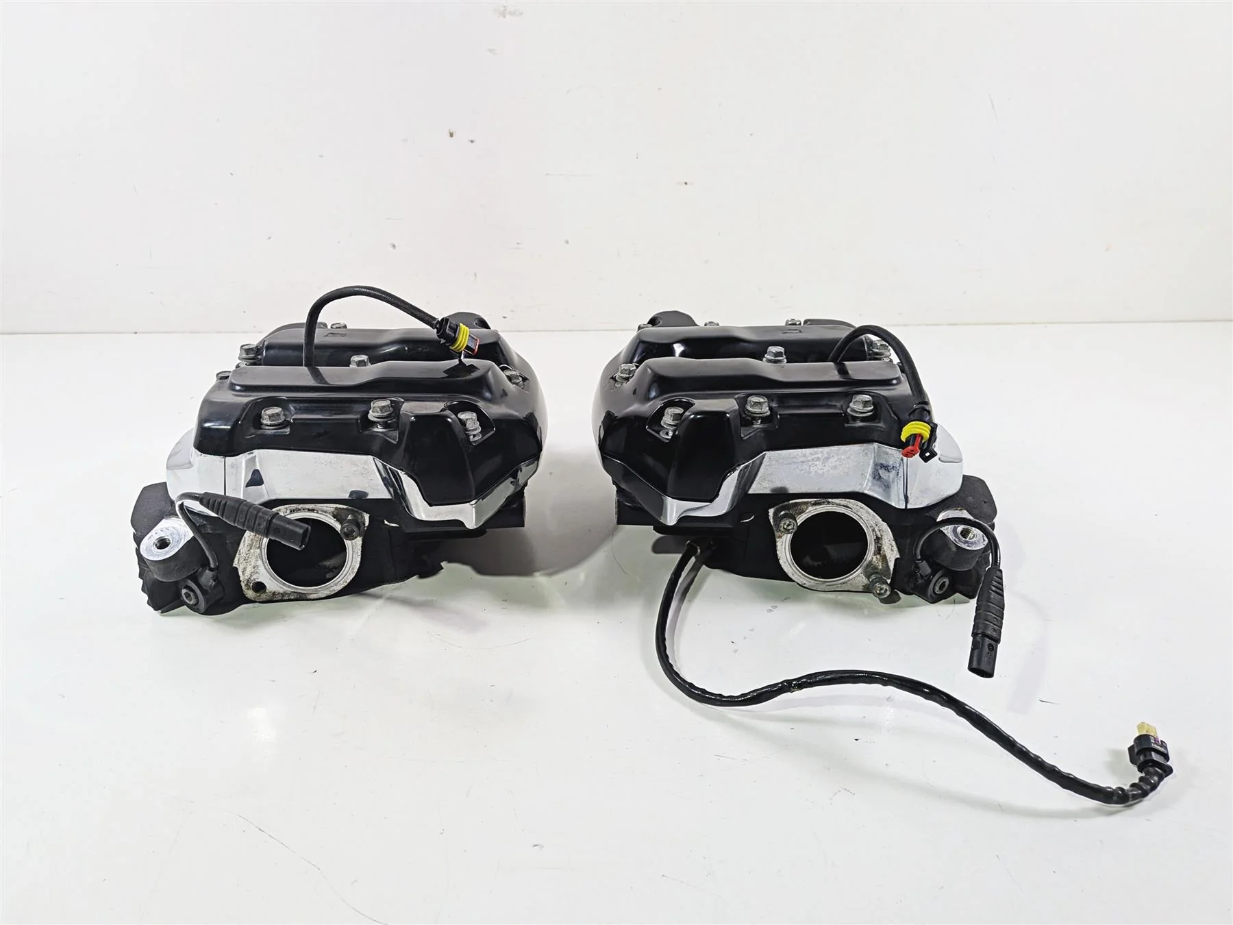 2020 Harley Touring FLTRK Road Glide Front Rear M8 Cylinder Head Set 16500508 - Image 2