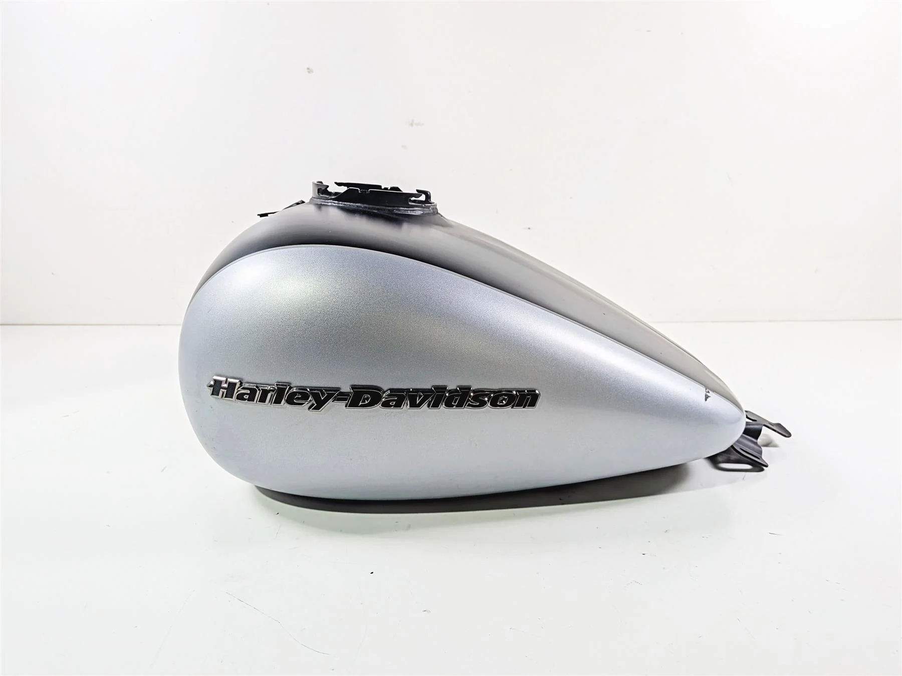 2020 Harley Touring FLTRK Road Glide Fuel Gas Petrol Tank - No Dent 61356-08 - Image 2