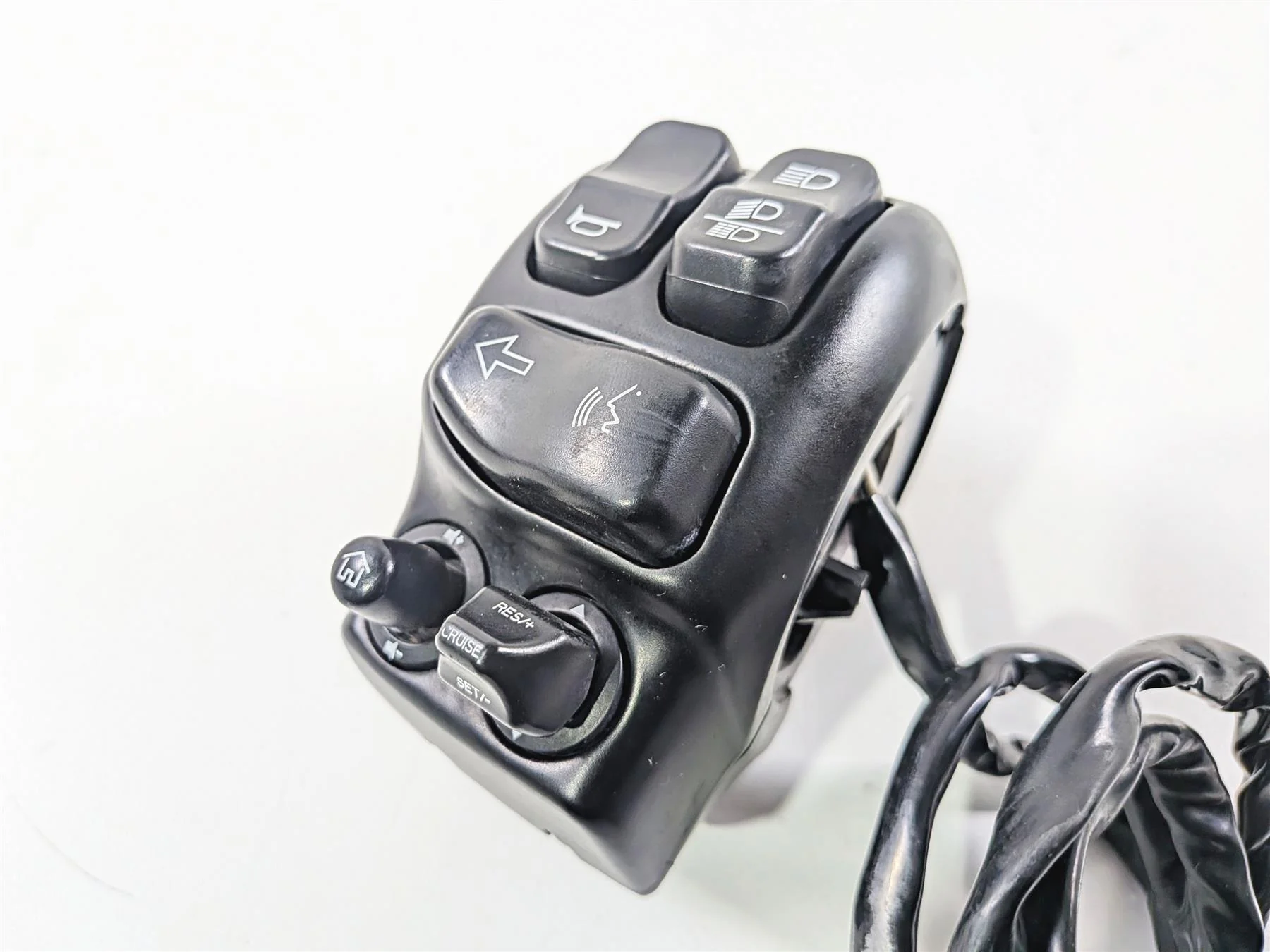 2020 Harley Touring FLTRK Road Glide Left Hand Control Switch - No Tc 71500128B - Image 10