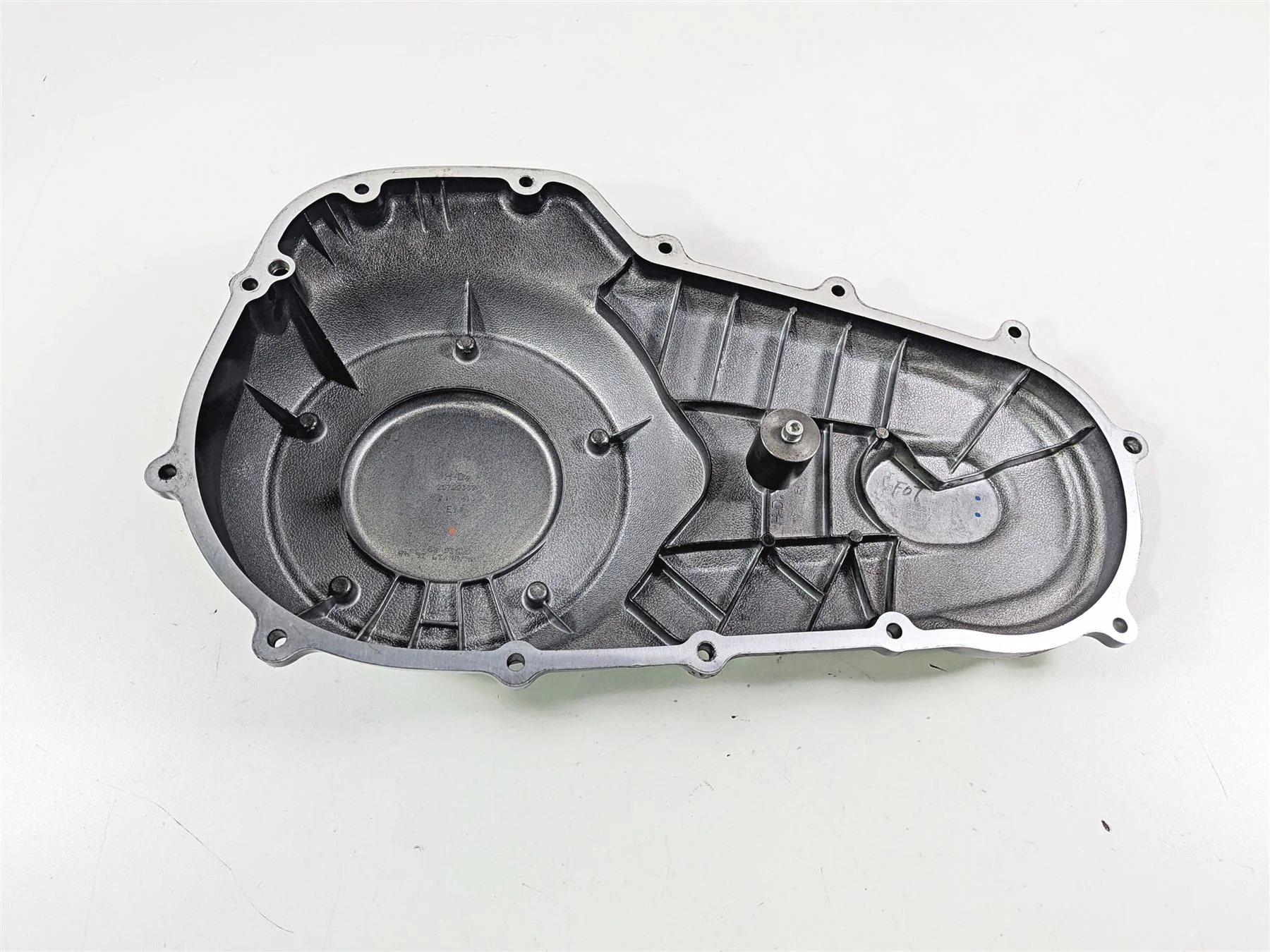 2020 Harley Touring FLTRK Road Glide Outer Primary Drive Clutch Cover 25700377 - Image 6