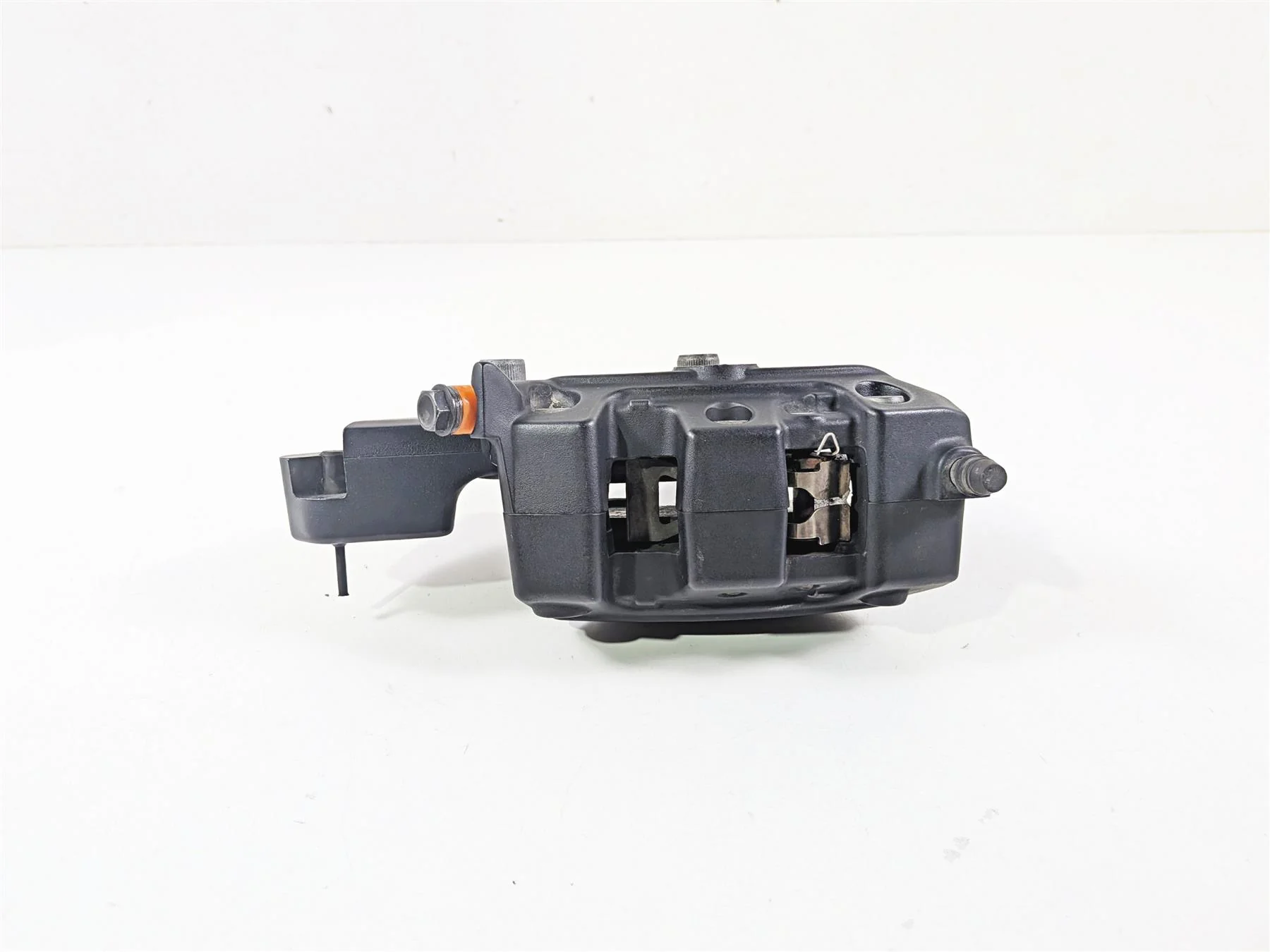 2020 Harley Touring FLTRK Road Glide Rear Brake Caliper & Bracket 44080-08C - Image 4