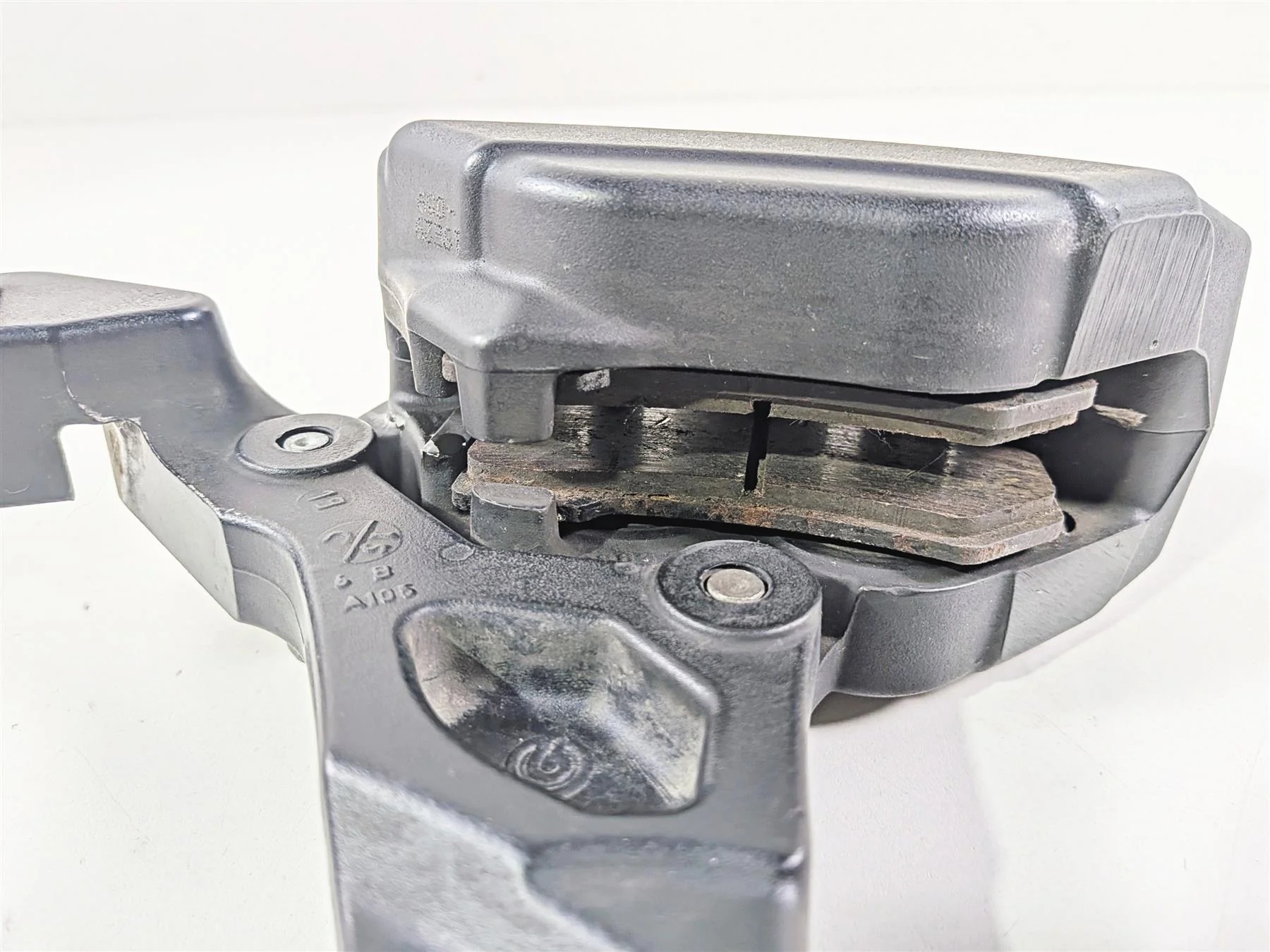 2020 Harley Touring FLTRK Road Glide Rear Brake Caliper & Bracket 44080-08C - Image 7