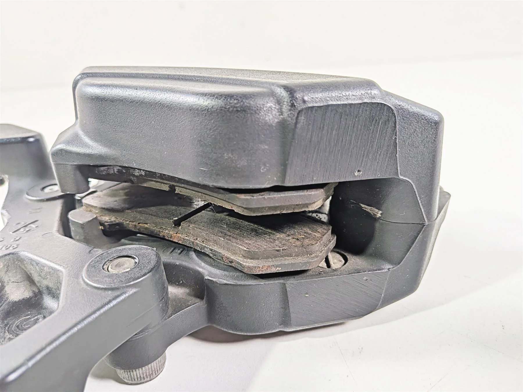 2020 Harley Touring FLTRK Road Glide Rear Brake Caliper & Bracket 44080-08C - Image 9