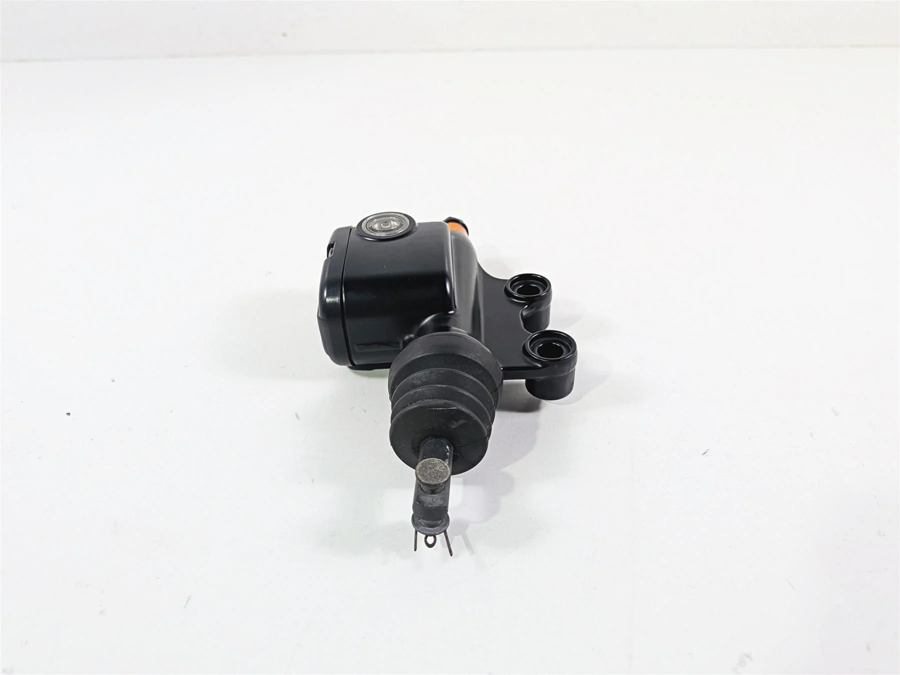2020 Harley Touring FLTRK Road Glide Rear Brake Master Cylinder 41700028A - Image 3