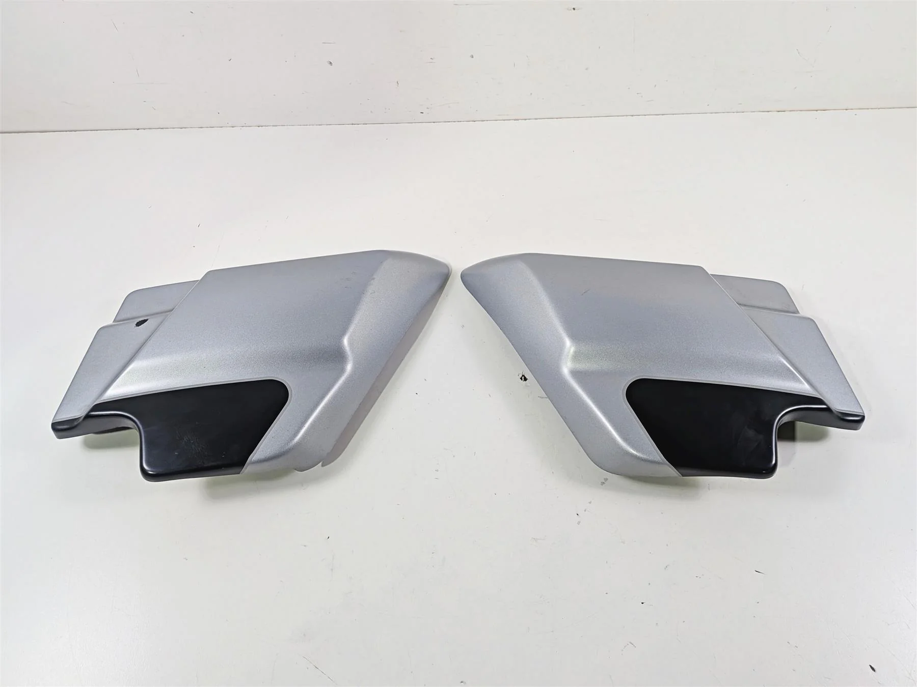 2020 Harley Touring FLTRK Road Glide Side Cover Fairing Set 66048-09A 66250-09
