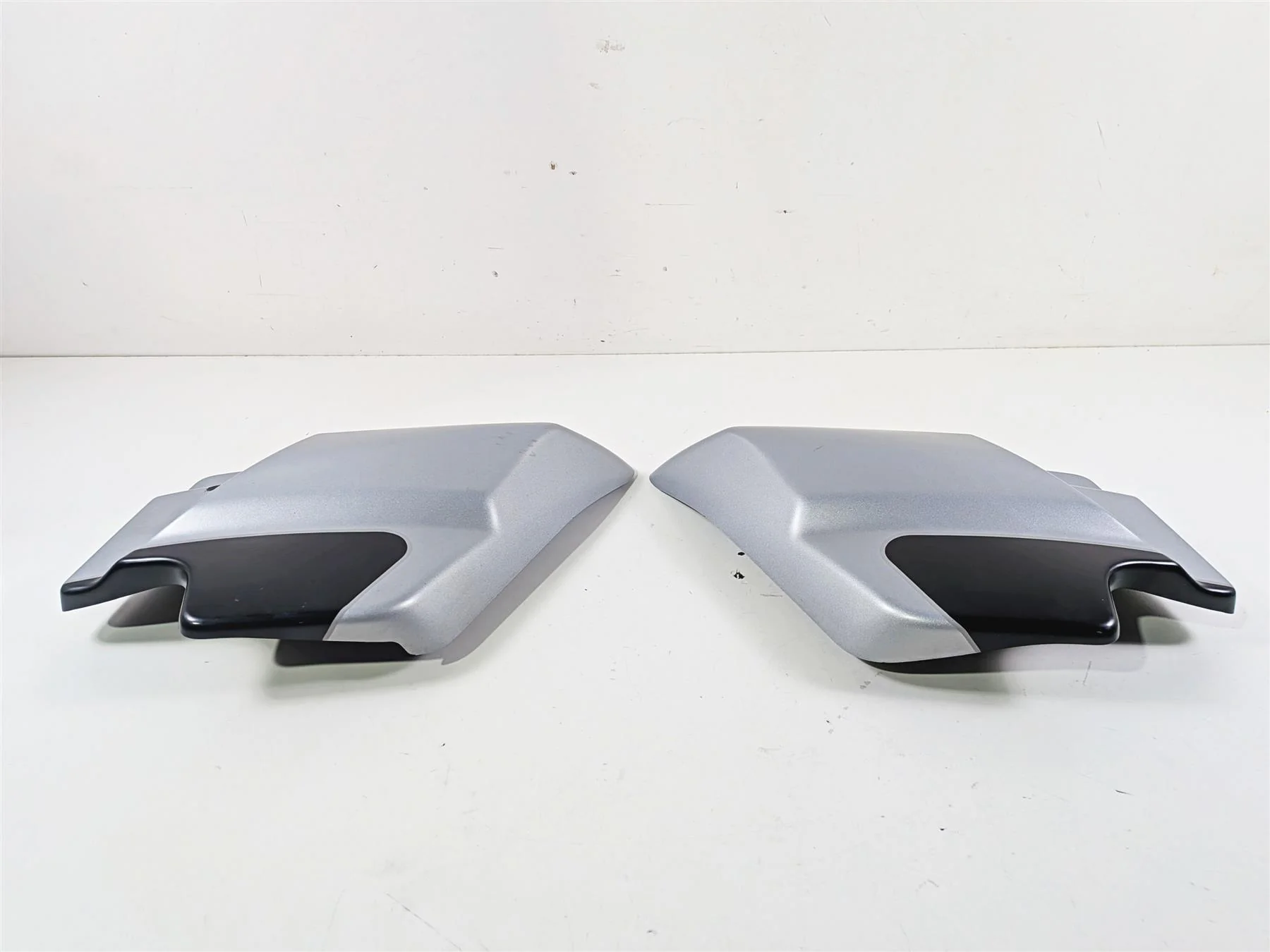 2020 Harley Touring FLTRK Road Glide Side Cover Fairing Set 66048-09A 66250-09 - Image 2