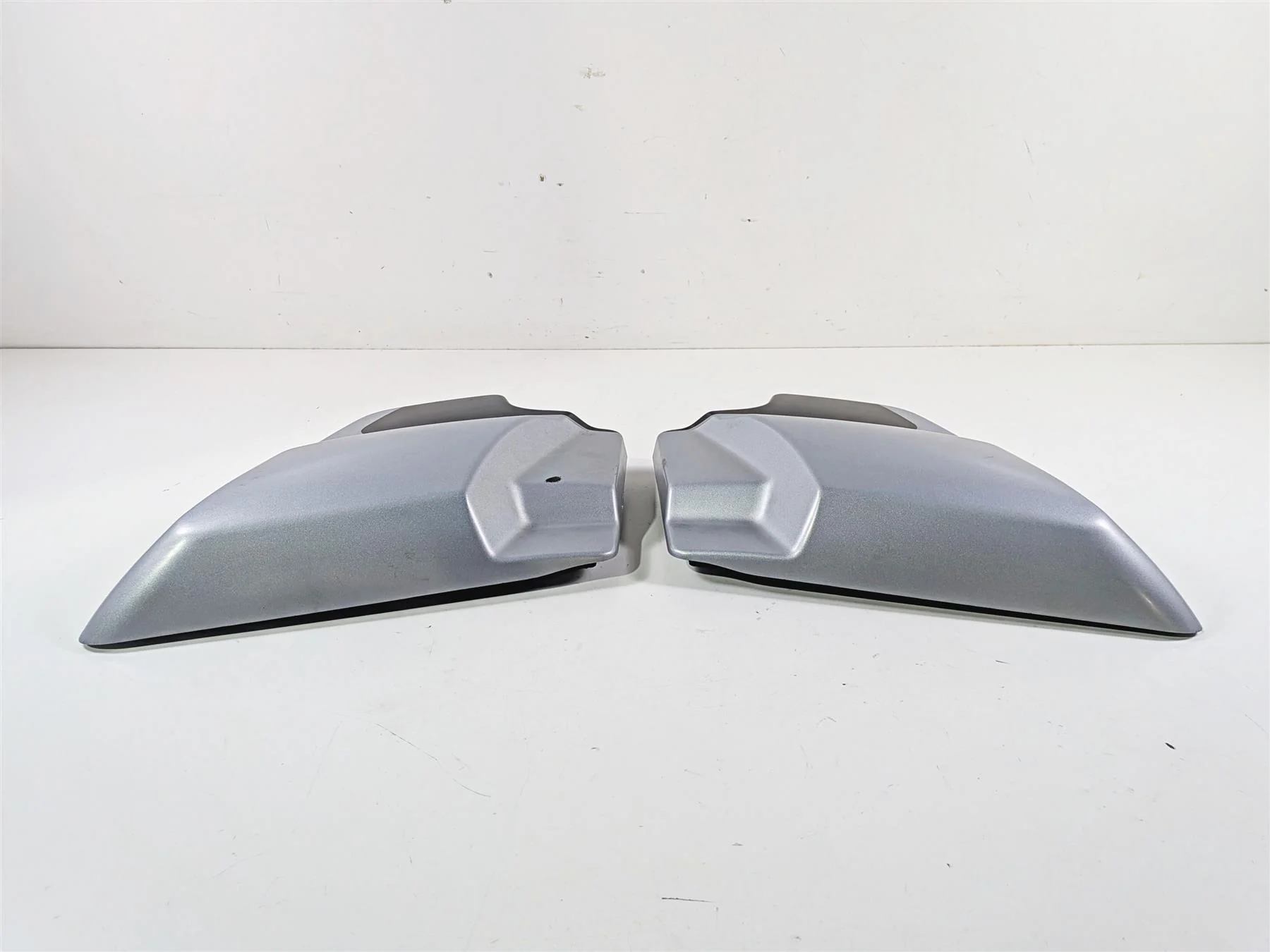 2020 Harley Touring FLTRK Road Glide Side Cover Fairing Set 66048-09A 66250-09 - Image 4