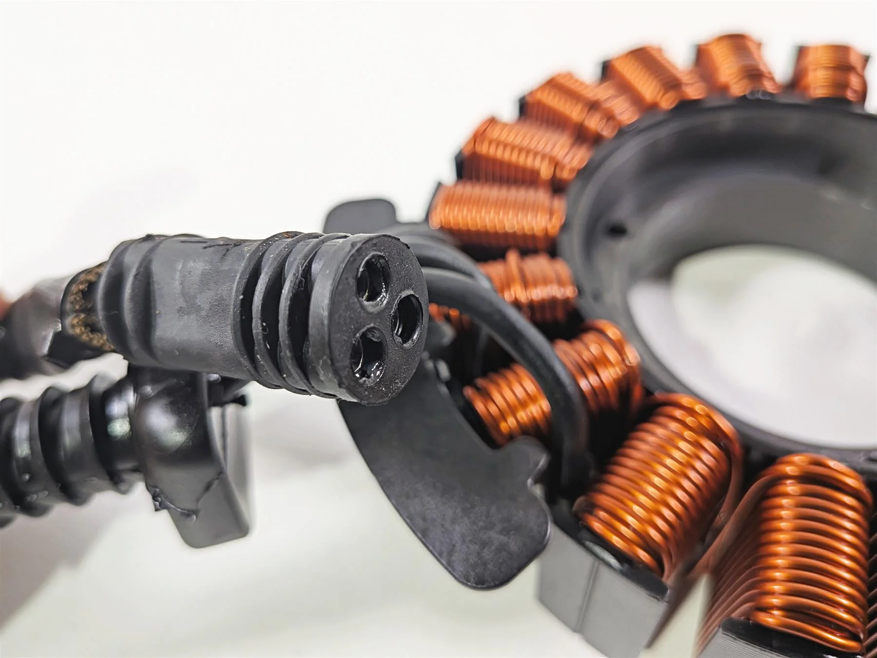 2020 Harley Touring FLTRK Road Glide Stator Alternator Generator 29900145 - Image 11