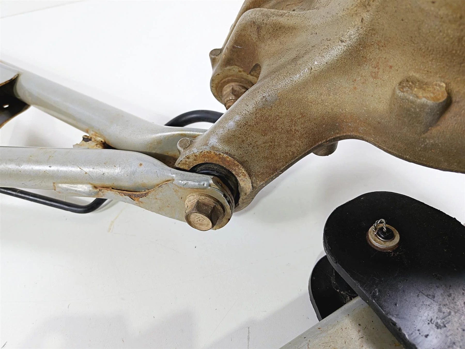 2020 Honda Talon SXS1000 S2R 1000R Rear Left  Trailing Arm Spindle 52360-HL6-A10 - Image 8
