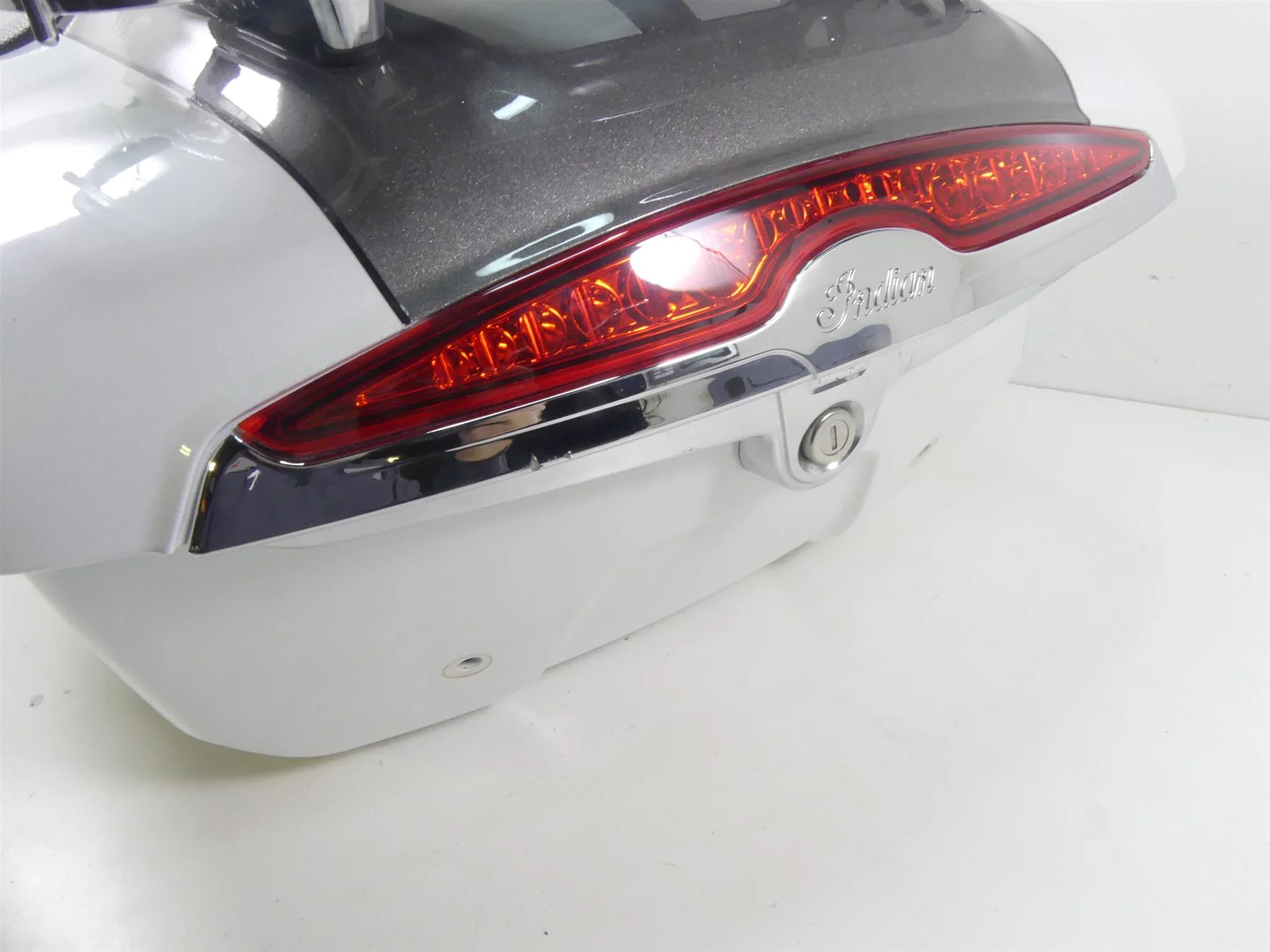 2020 Indian Roadmaster Complete Rear Trunk Tour Pak Passenger Backrest 5455392 - Image 11