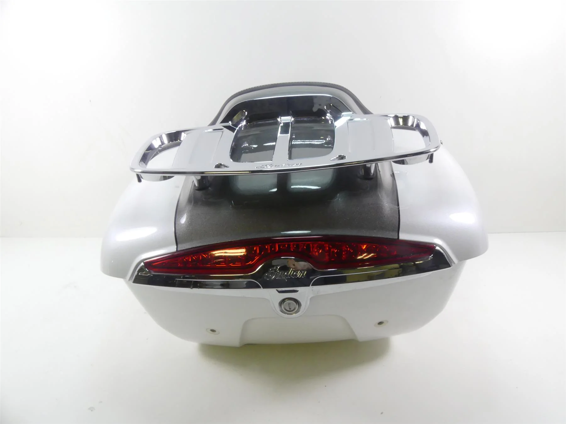 2020 Indian Roadmaster Complete Rear Trunk Tour Pak Passenger Backrest 5455392 - Image 2