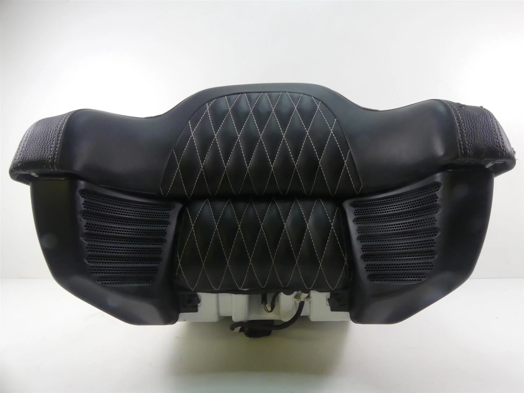 2020 Indian Roadmaster Complete Rear Trunk Tour Pak Passenger Backrest 5455392 - Image 3
